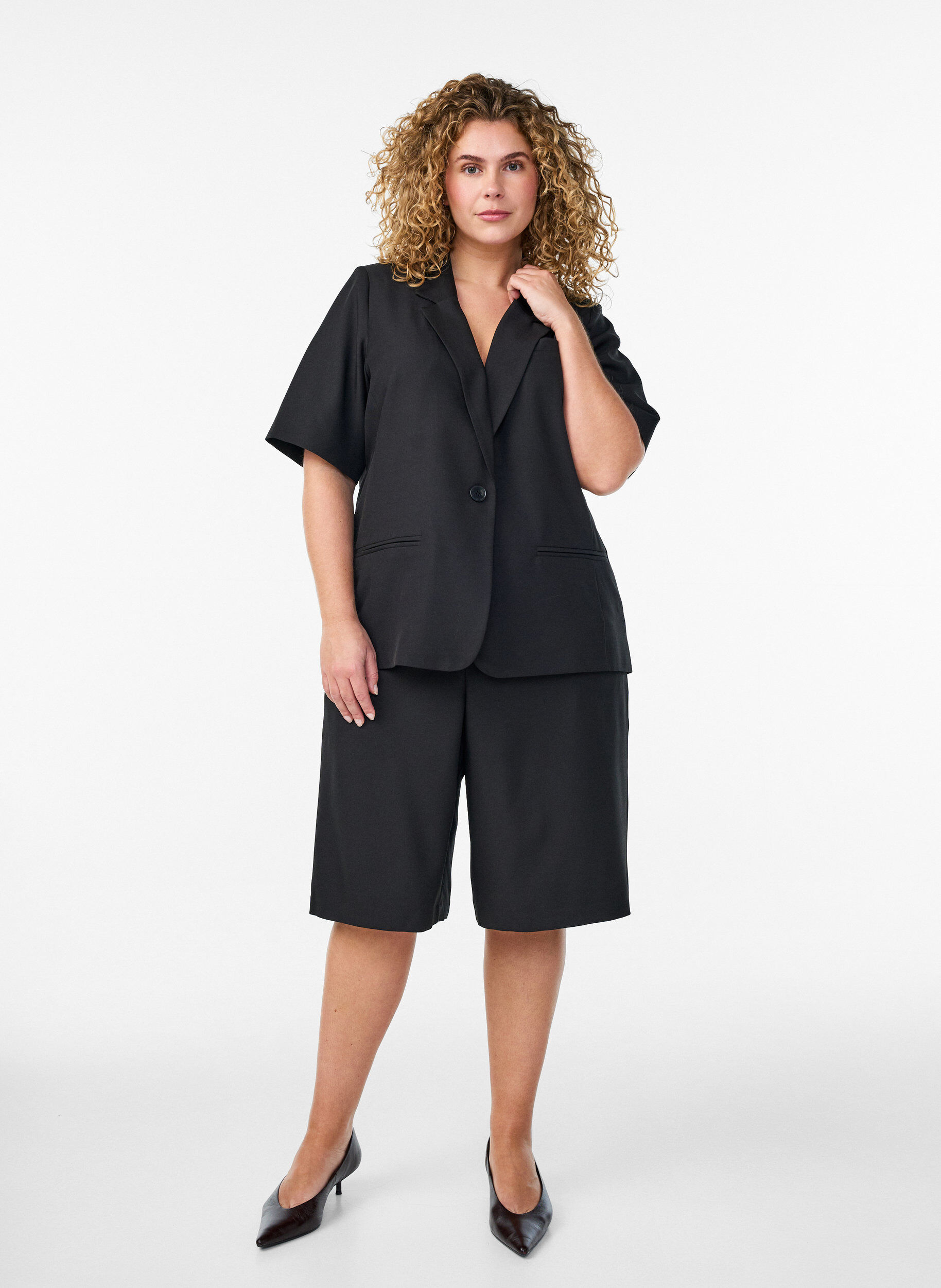 Zizzi Blazer met korte mouwen en revers, Zwart, Model image number 1