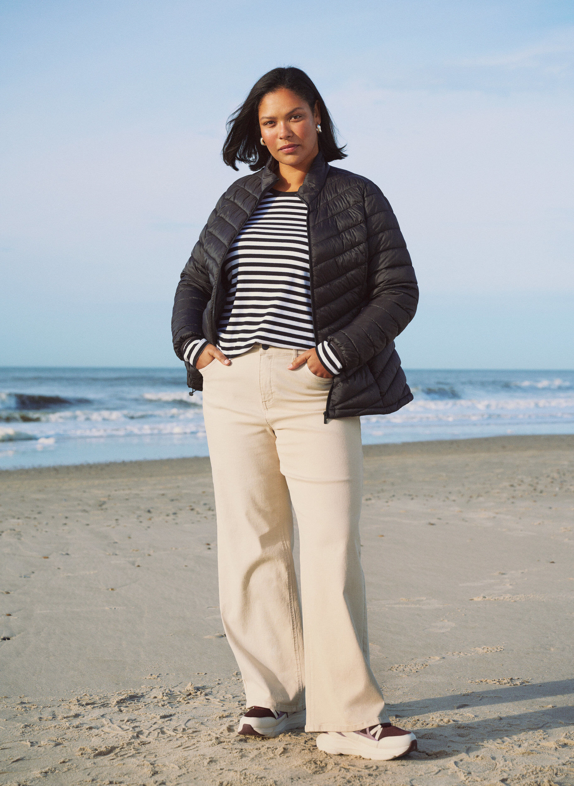 Zizzi Lichtgewicht jas met zakken, Zwart, Image image number 0