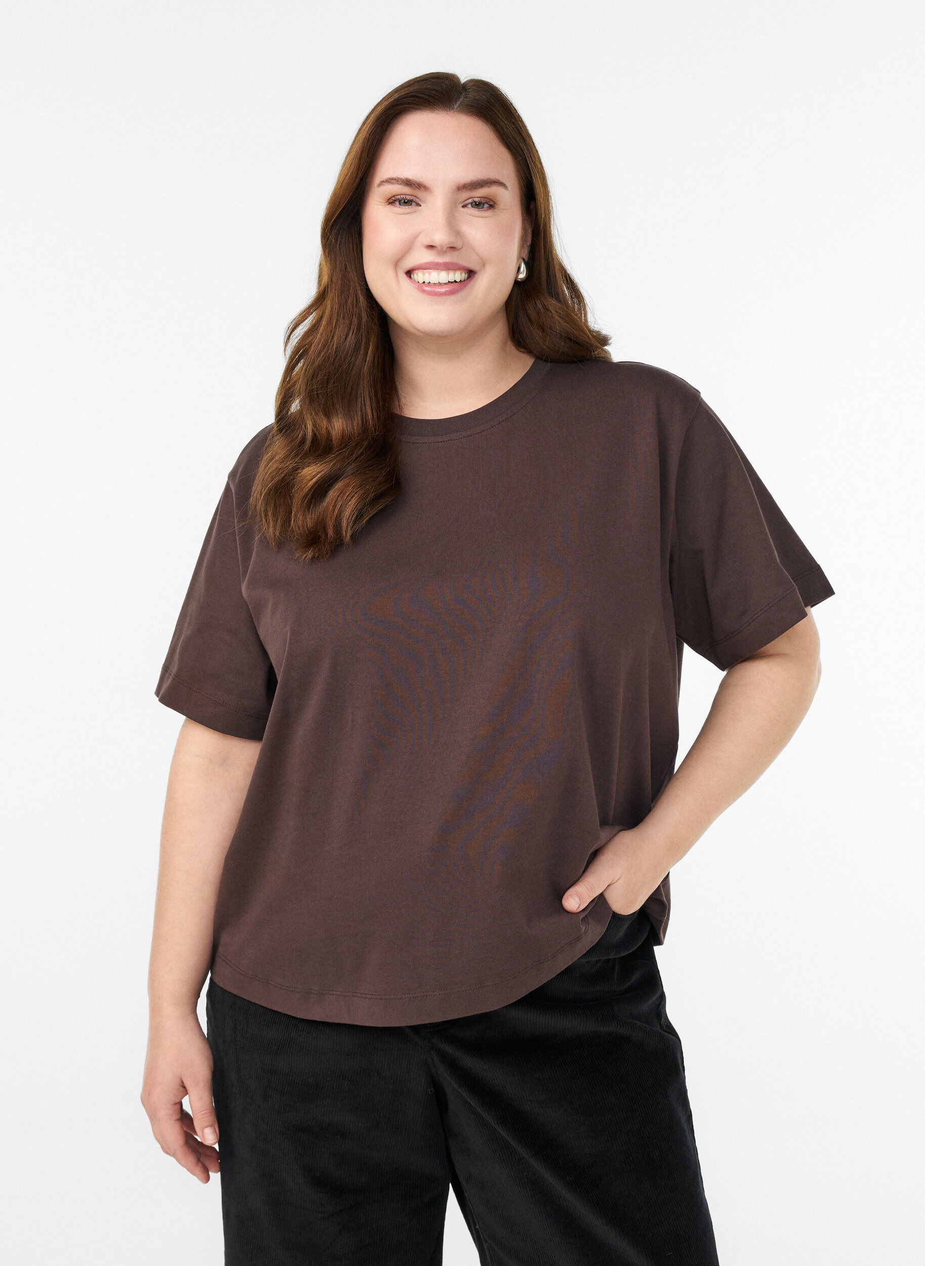 Zizzi Boxy katoenen T-shirt, Bruin, Model image number 0