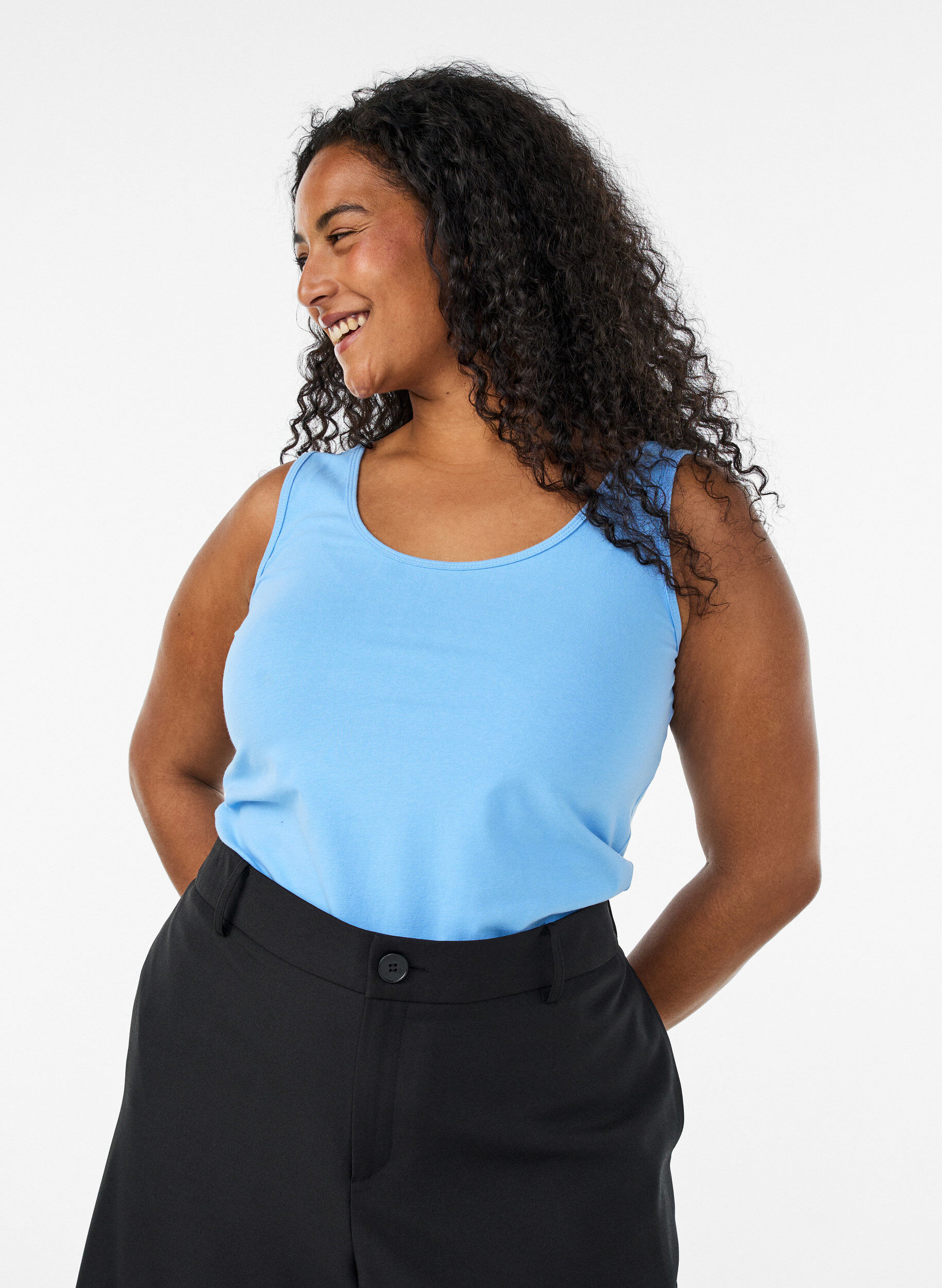 Effen basic top in katoen, Blauw, Model
