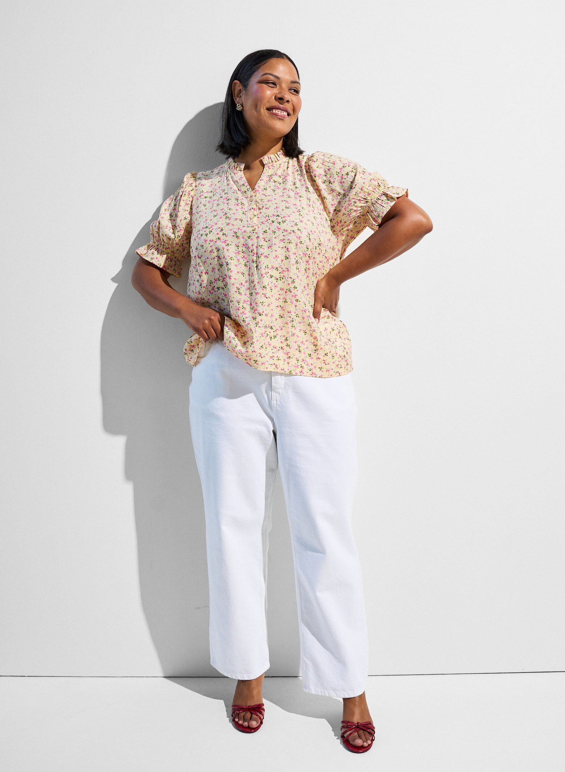 ZizziViscose bloemenblouse met korte mouwen en een rucheskraag, Geel, Image image number 0
