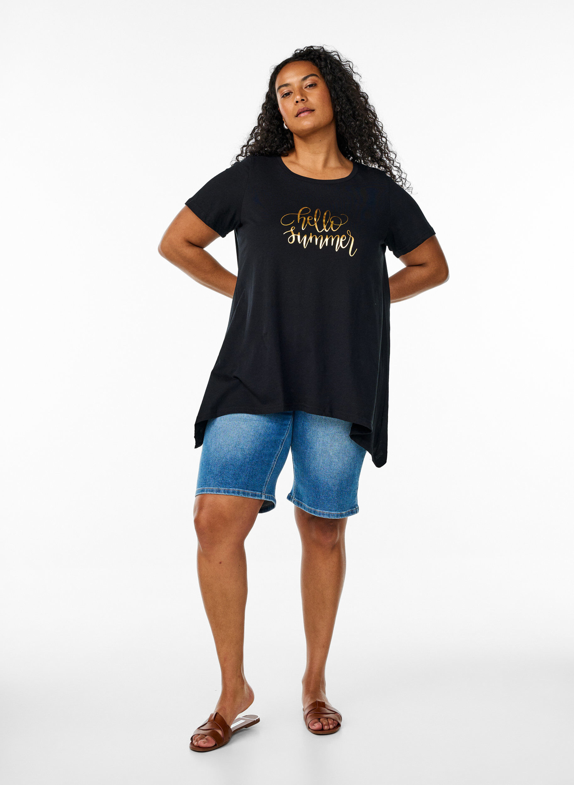 Zizzi T-shirt met ronde hals en A-lijn vorm, Zwart, Model image number 1