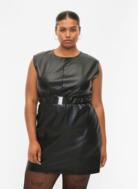 Korte jurk in lederlook, Black, Model