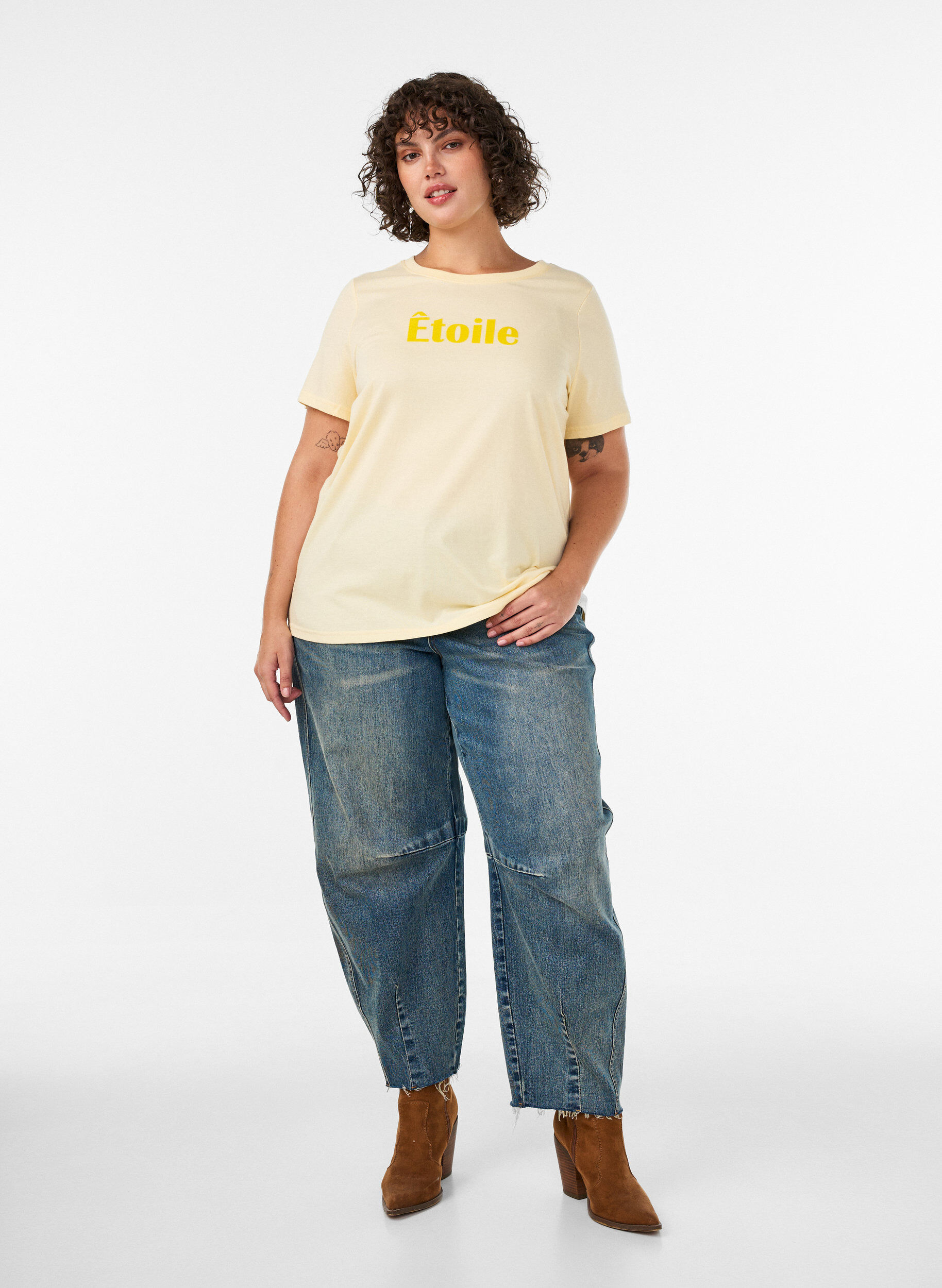 ZizziT-shirt van biologisch katoen met velourstekst, Geel, Model image number 1