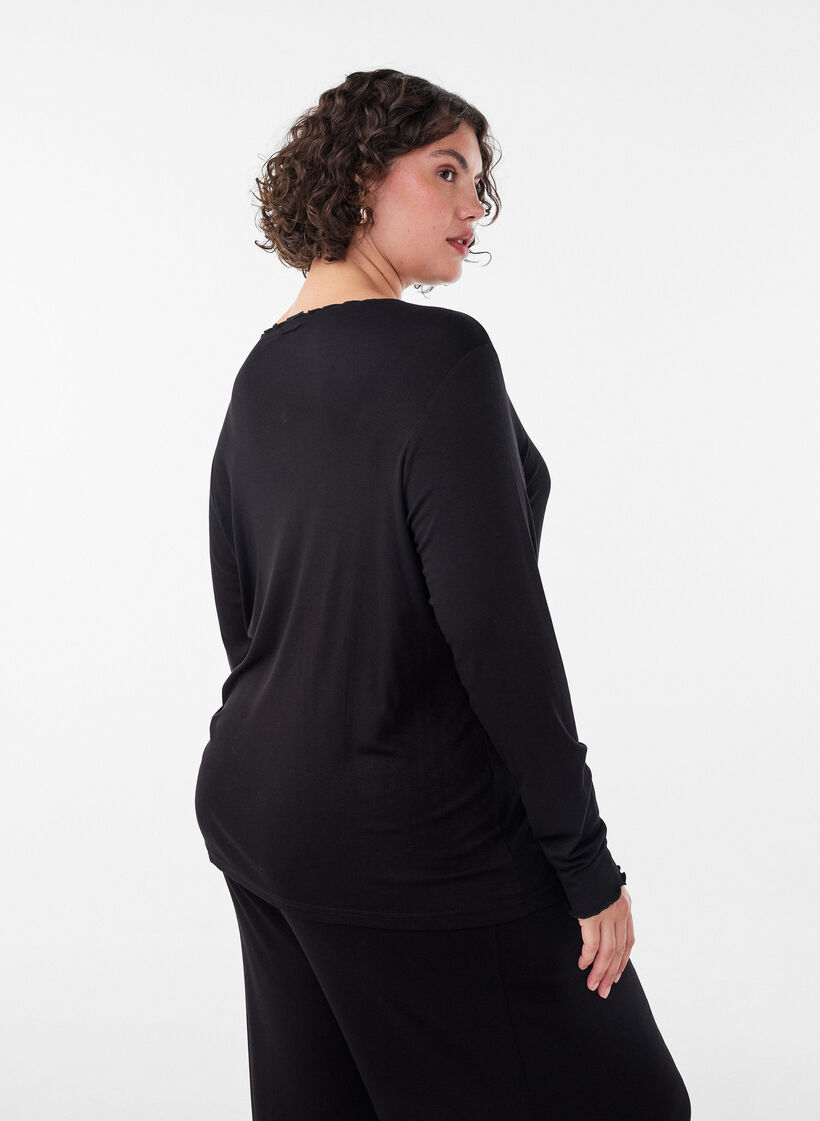 Viscose nachttop met lange mouwen, Zwart, Model image number 2