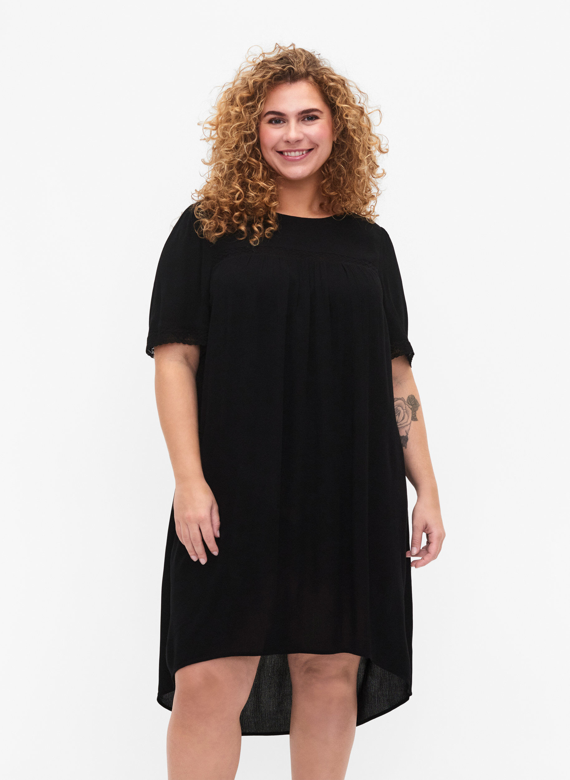 Zizzi Viscose jurk met kanten randje, Black, Model image number 0