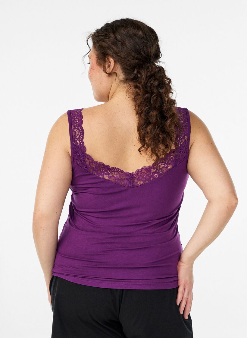 Viscose top met kanten rand, Paars, Model image number 2