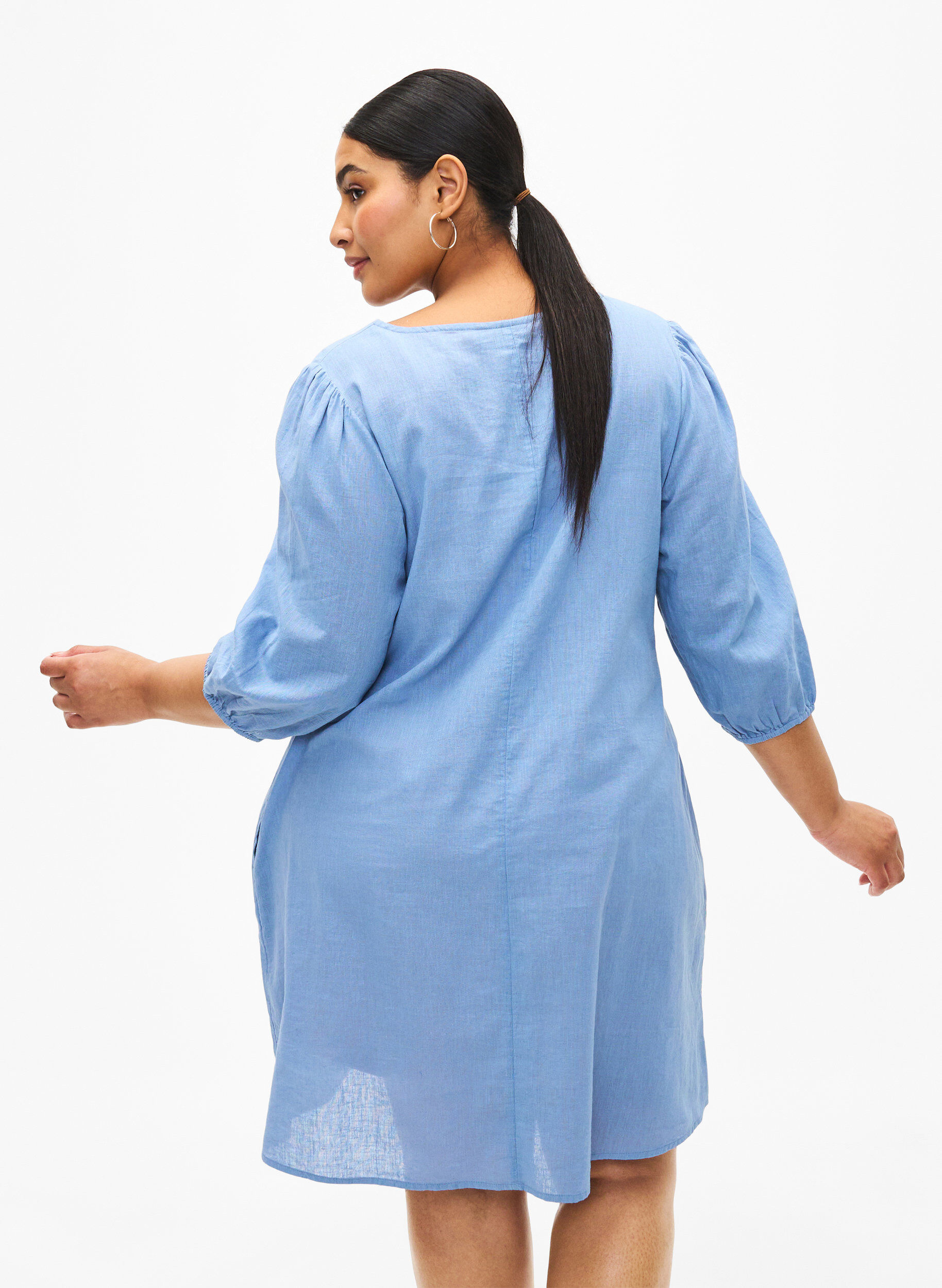 Zizzi Korte jurk van katoenmix met linnen, Faded Denim, Model image number 1