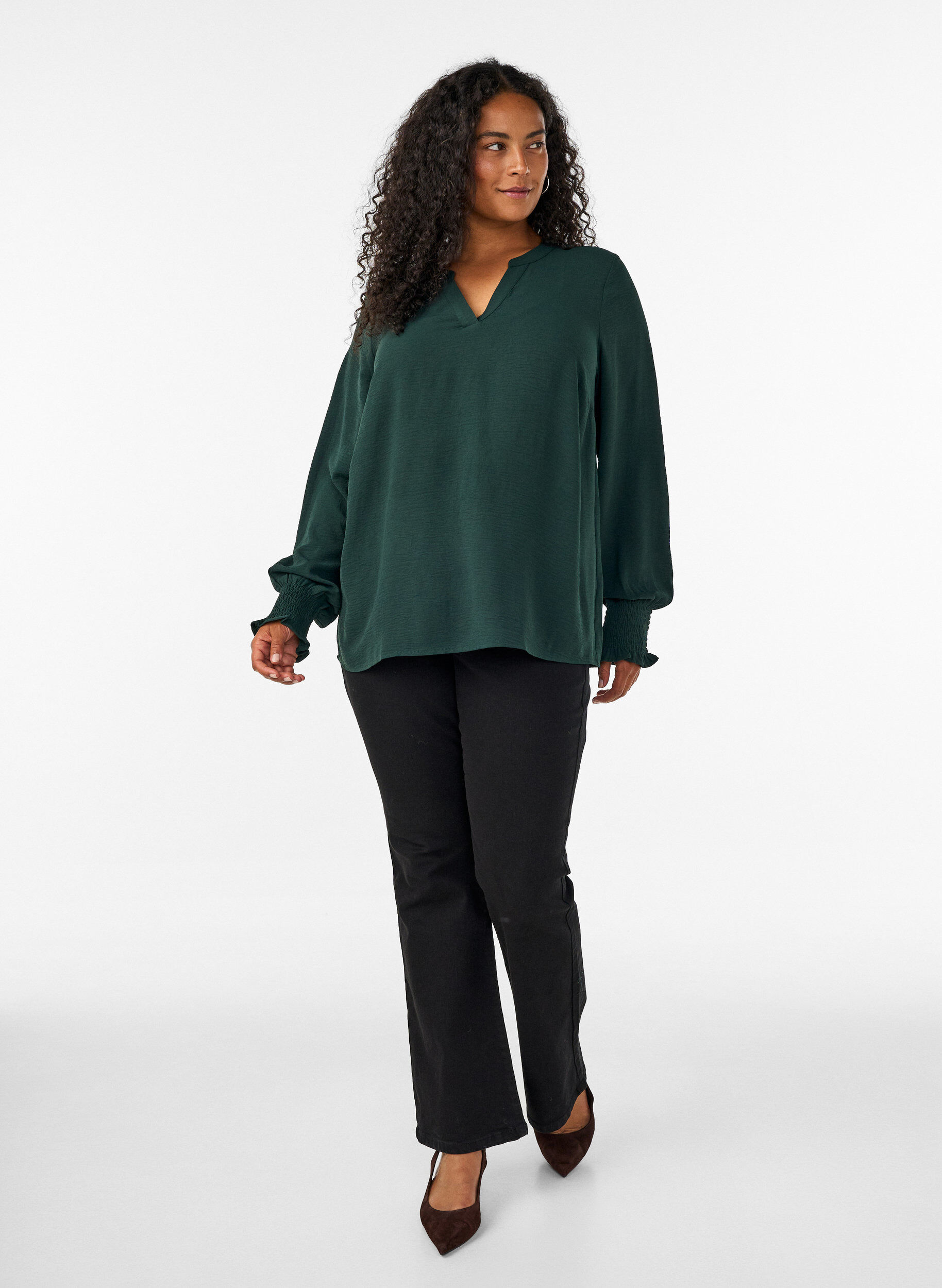 ZizziBlouse met smockmanchetten en V-hals, Groen, Model image number 1