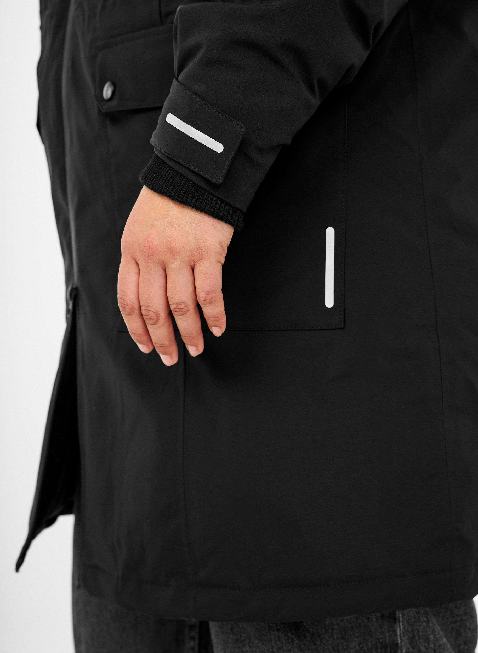 Zizzi Praktische winterjas met capuchon en zakken, Zwart, Model image number 3