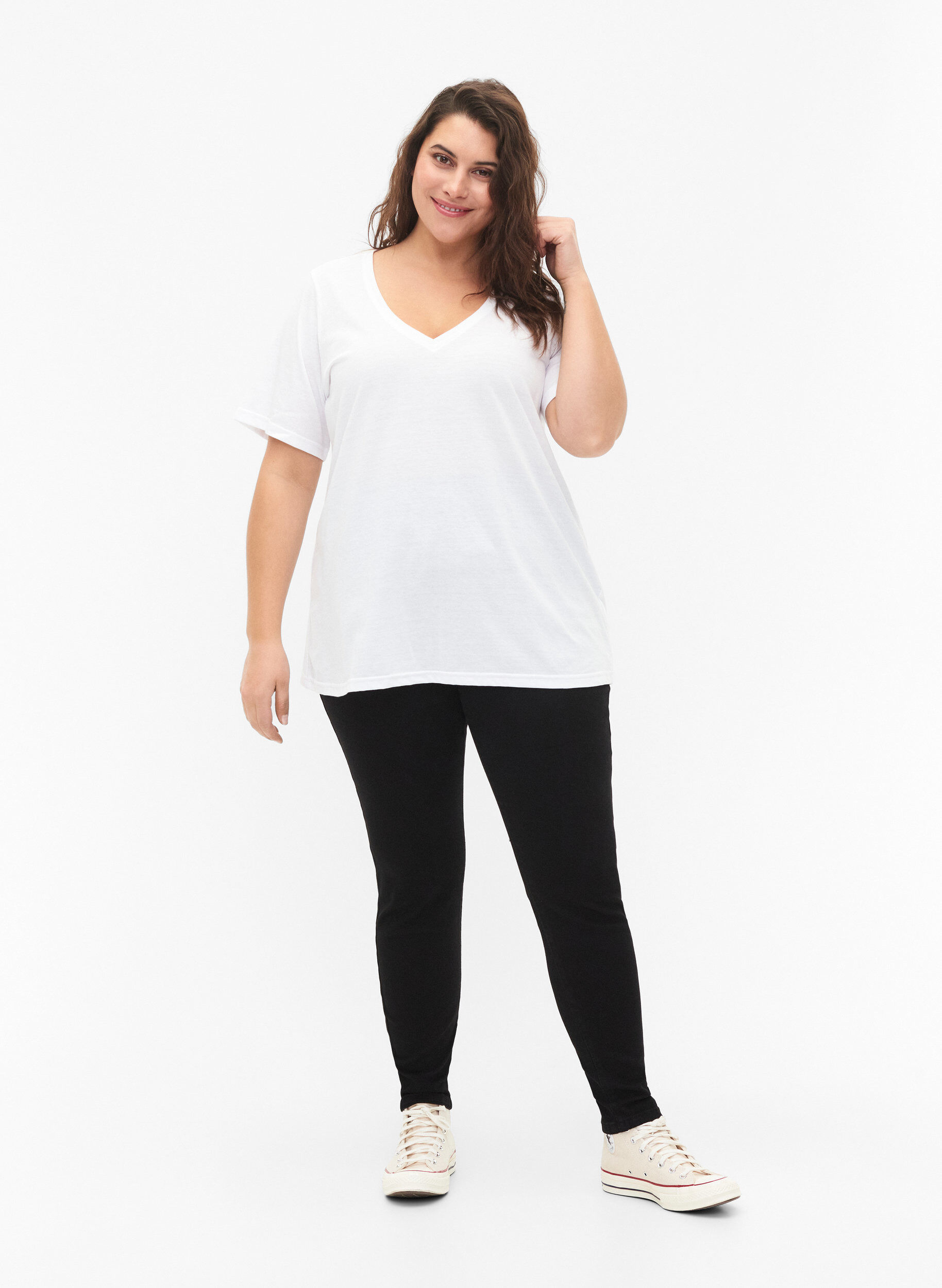 Zizzi 	 FLASH - 2-pack v-hals t-shirts, White/Black, Model image number 2