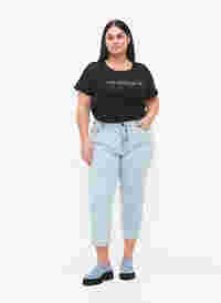Cropped Mille mom jeans met print, Light blue denim, Model
