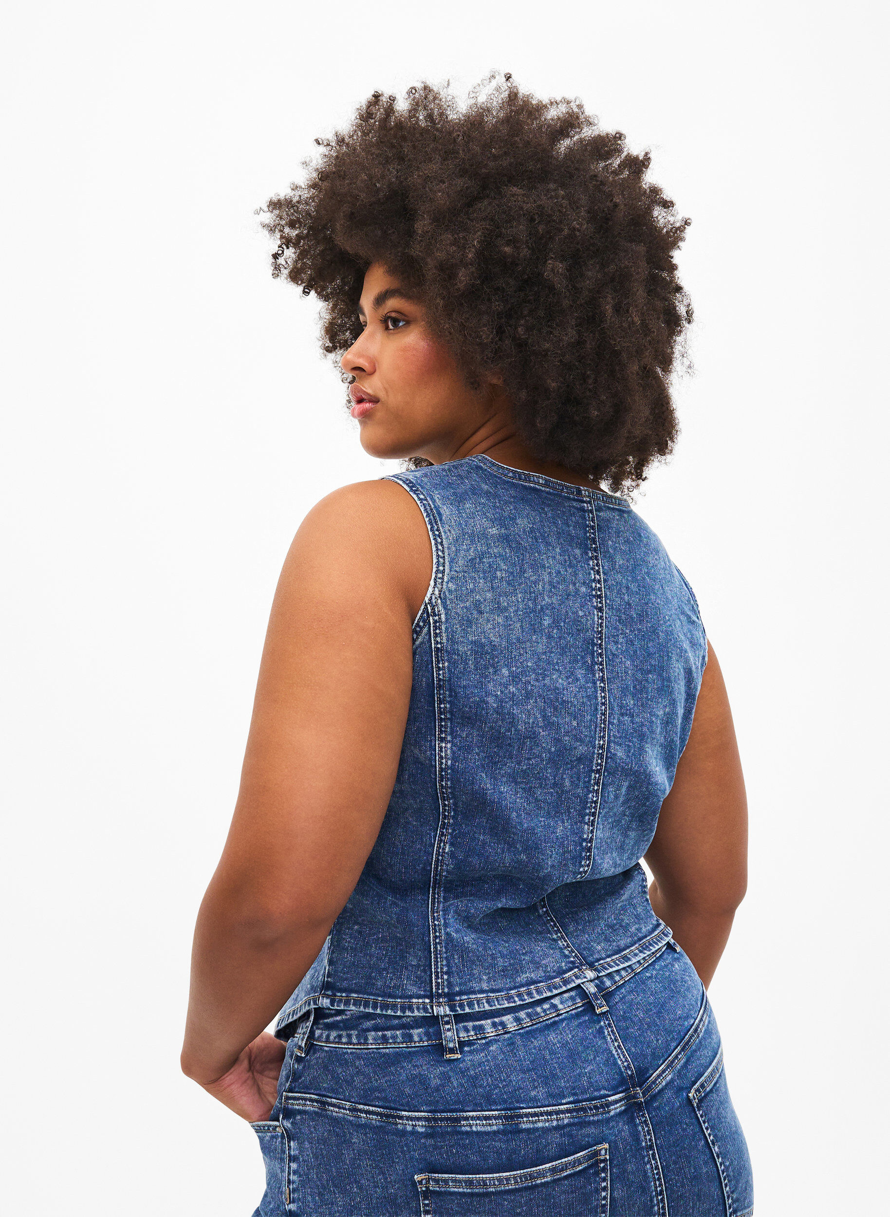 Zizzi Strak denim vest met knopen, Blue Denim, Model image number 1