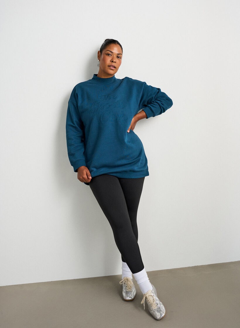 Lang sweatshirt met hoge hals en geborduurde tekst, Blauw, Model image number 1
