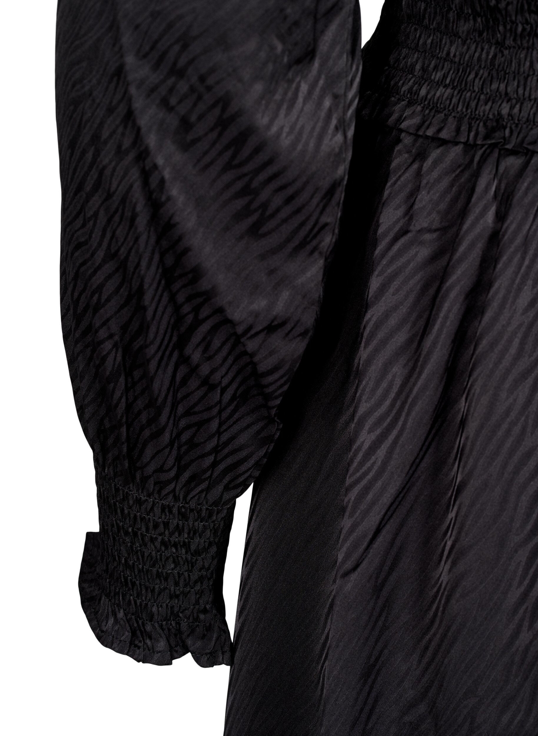 Zizzi Korte jurk met smockdetails, Zwart, Packshot image number 3