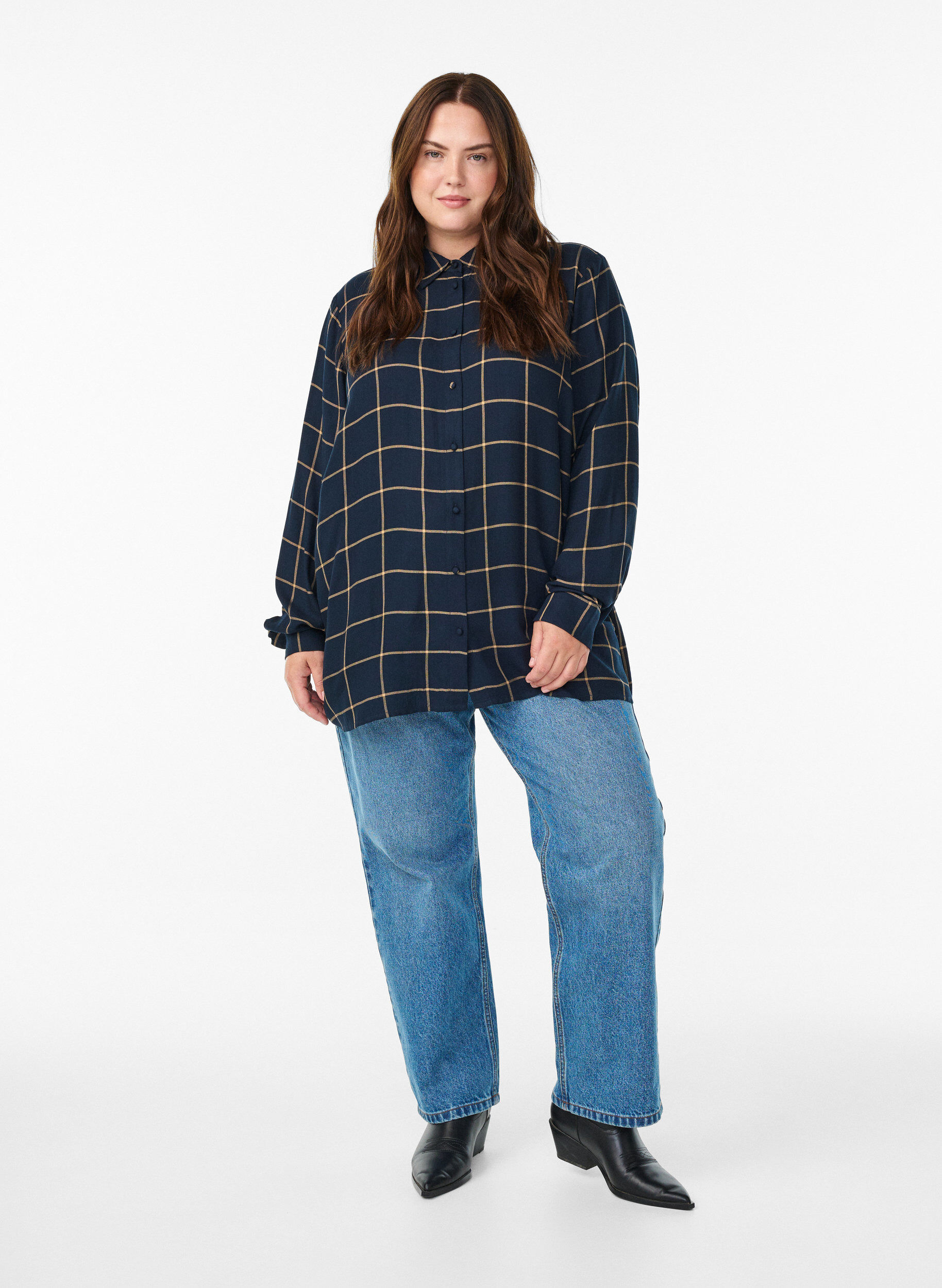 Zizzi Geruite oversized katoenen shirt, Blauw, Model image number 1