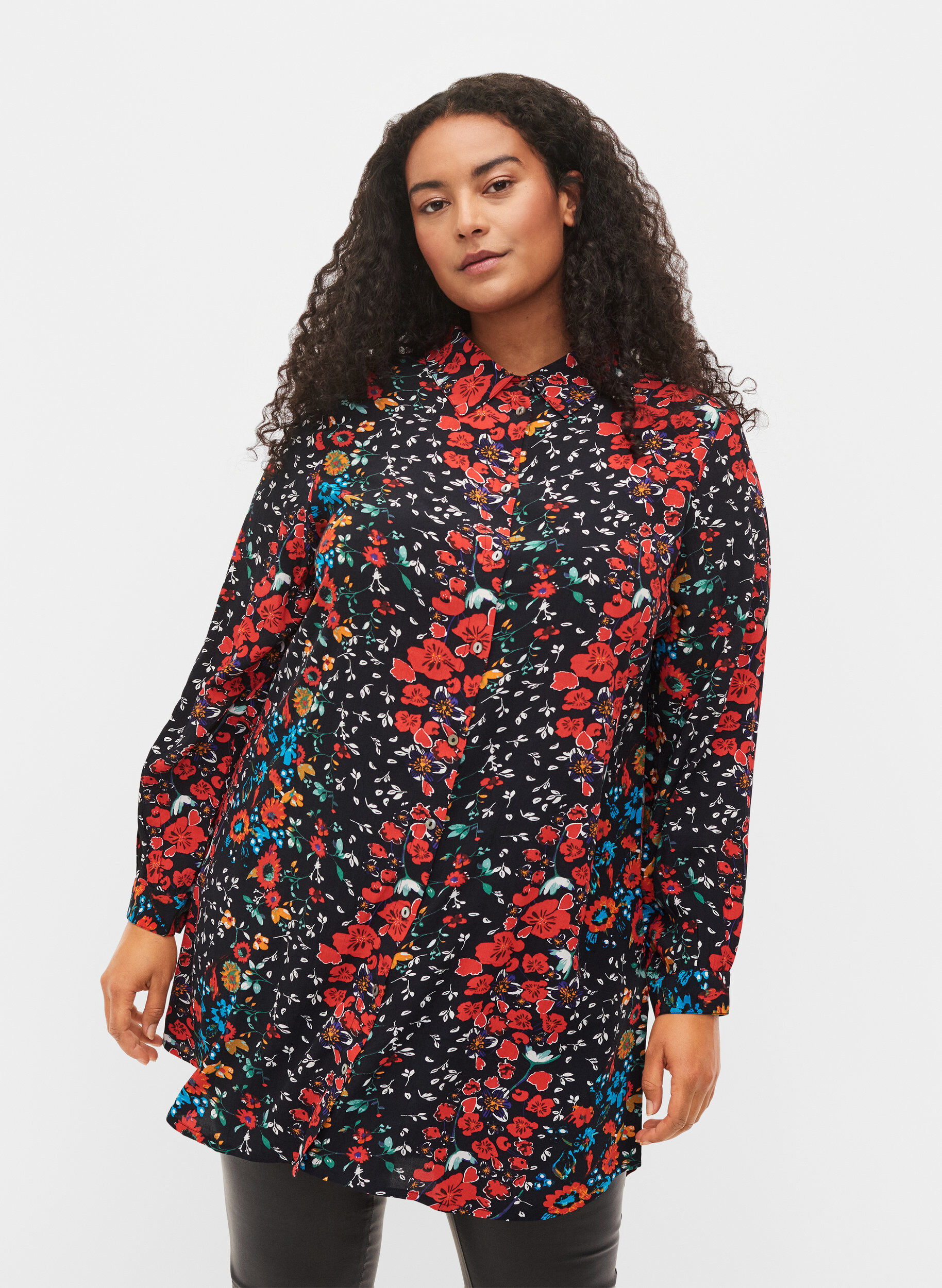 Zizzi Lang viscose overhemd met bloemenprint, Black Flower, Model image number 0