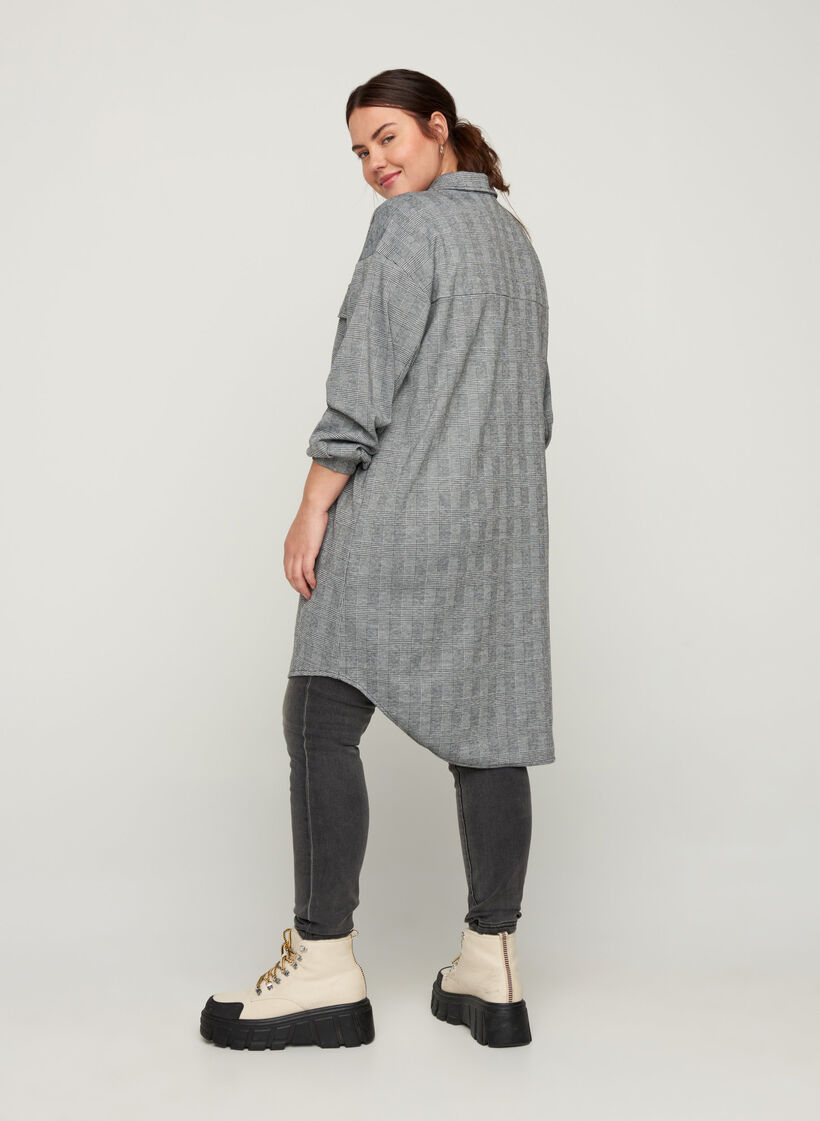 Lange geruite blouse met borstzakken, Black Check , Model image number 1