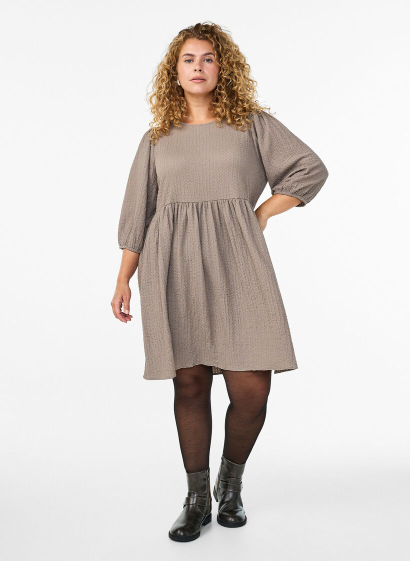 FLASH - Korte jurk met textuur en 3/4 mouwen, Beige, Model image number 1