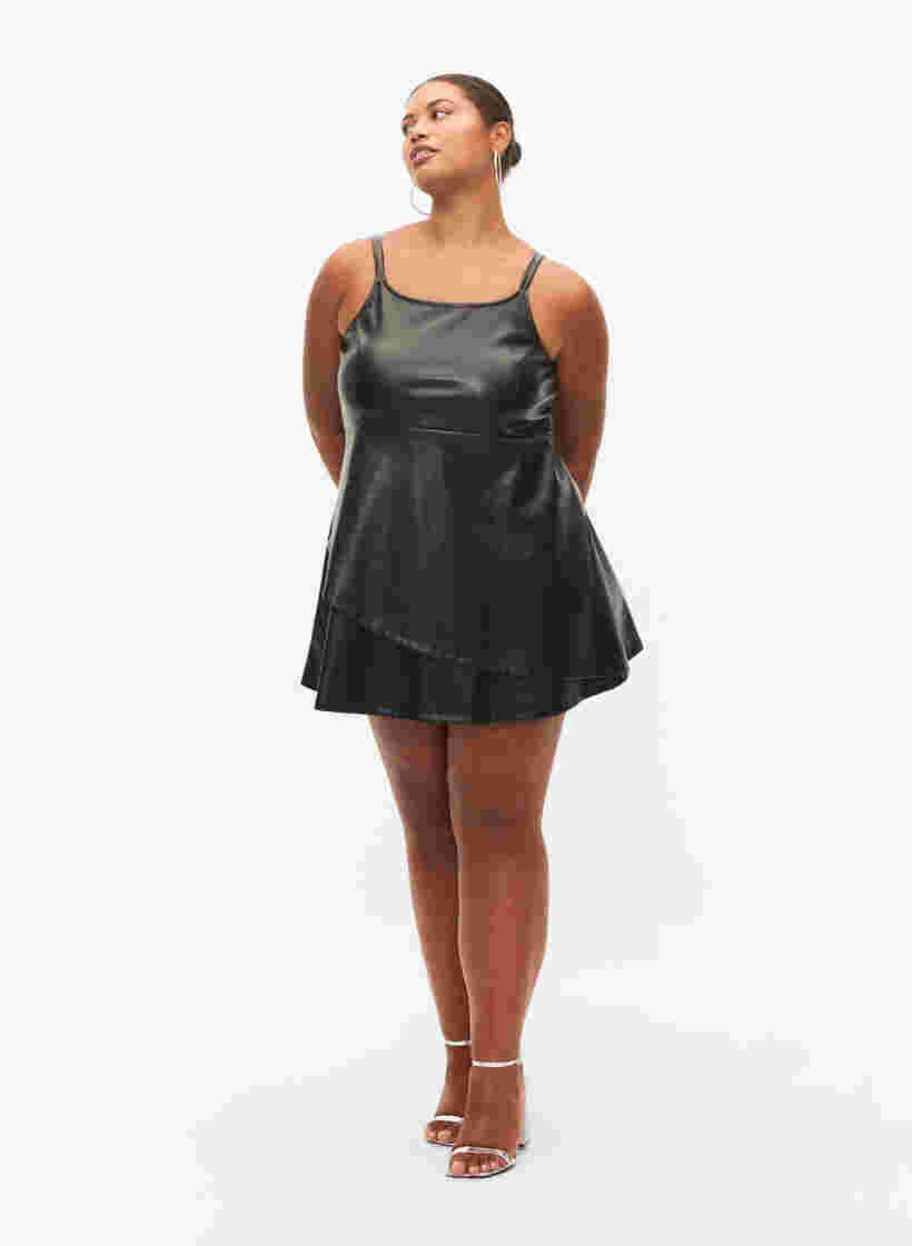 Imitatieleer jurk met a-vorm, Black, Model image number 3