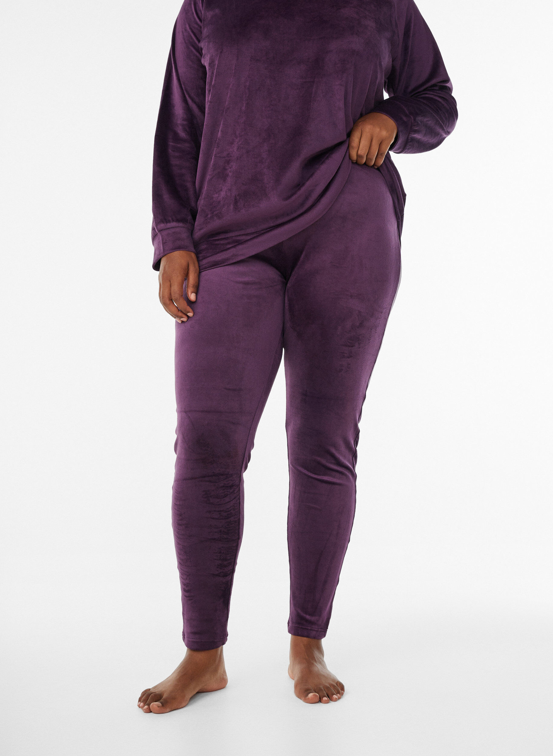 Zizzi Aansluitende velours leggings, Paars, Model image number 2