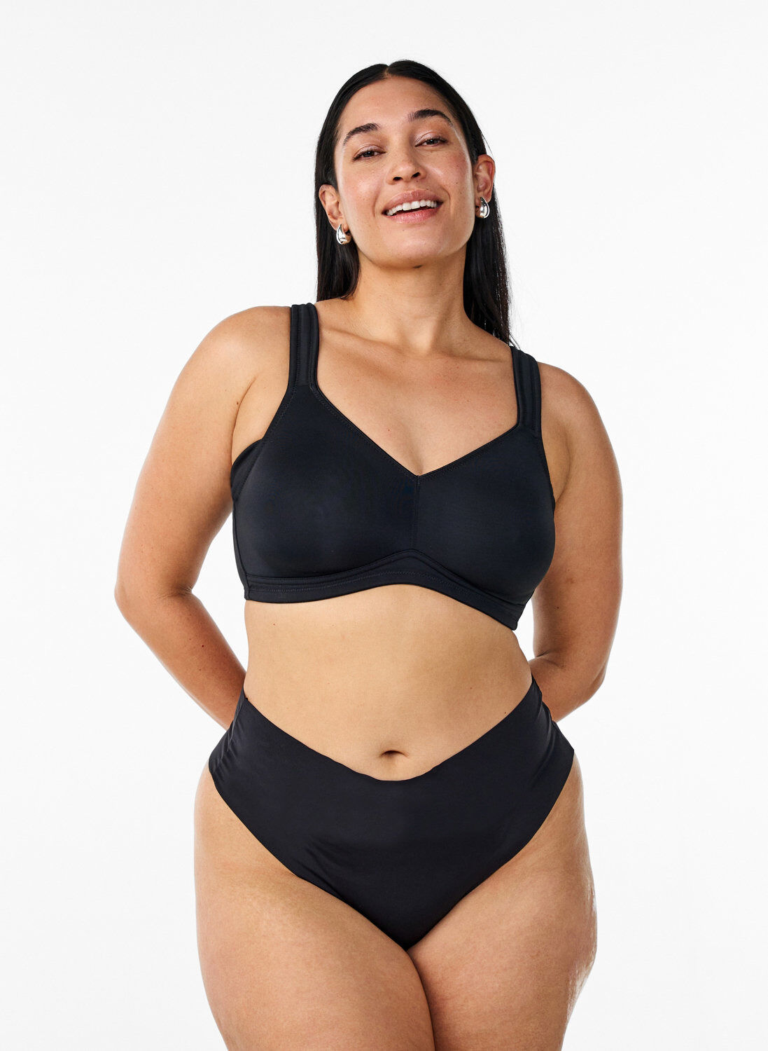 ZizziComfortbeha met gewatteerde bandjes, Zwart, Model image number 1