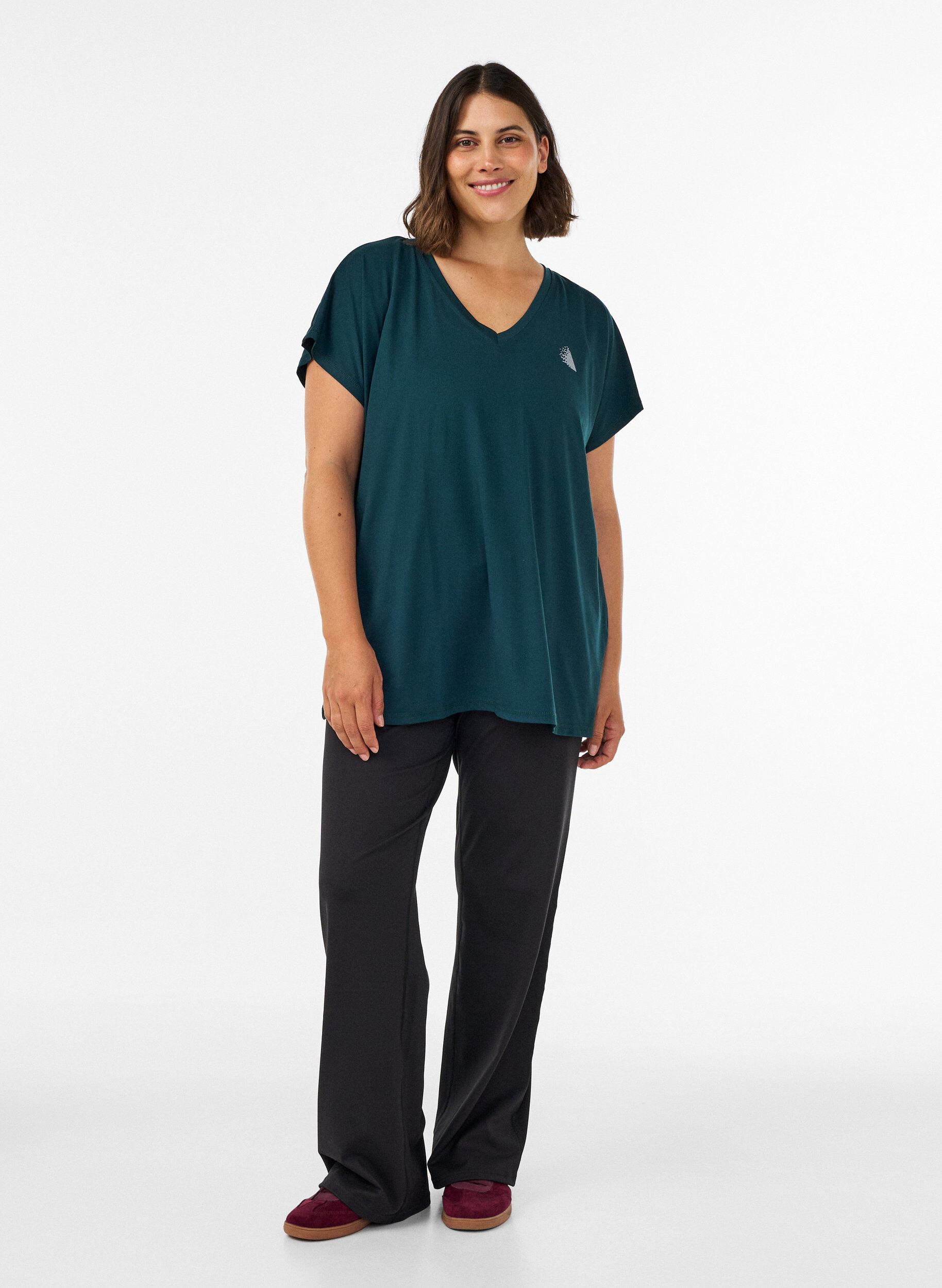 ZizziLosvallend trainings-T-shirt met V-hals, Groen, Model image number 1