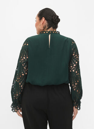 Viscose blouse met crochet mouwen, Scarab, Model image number 1