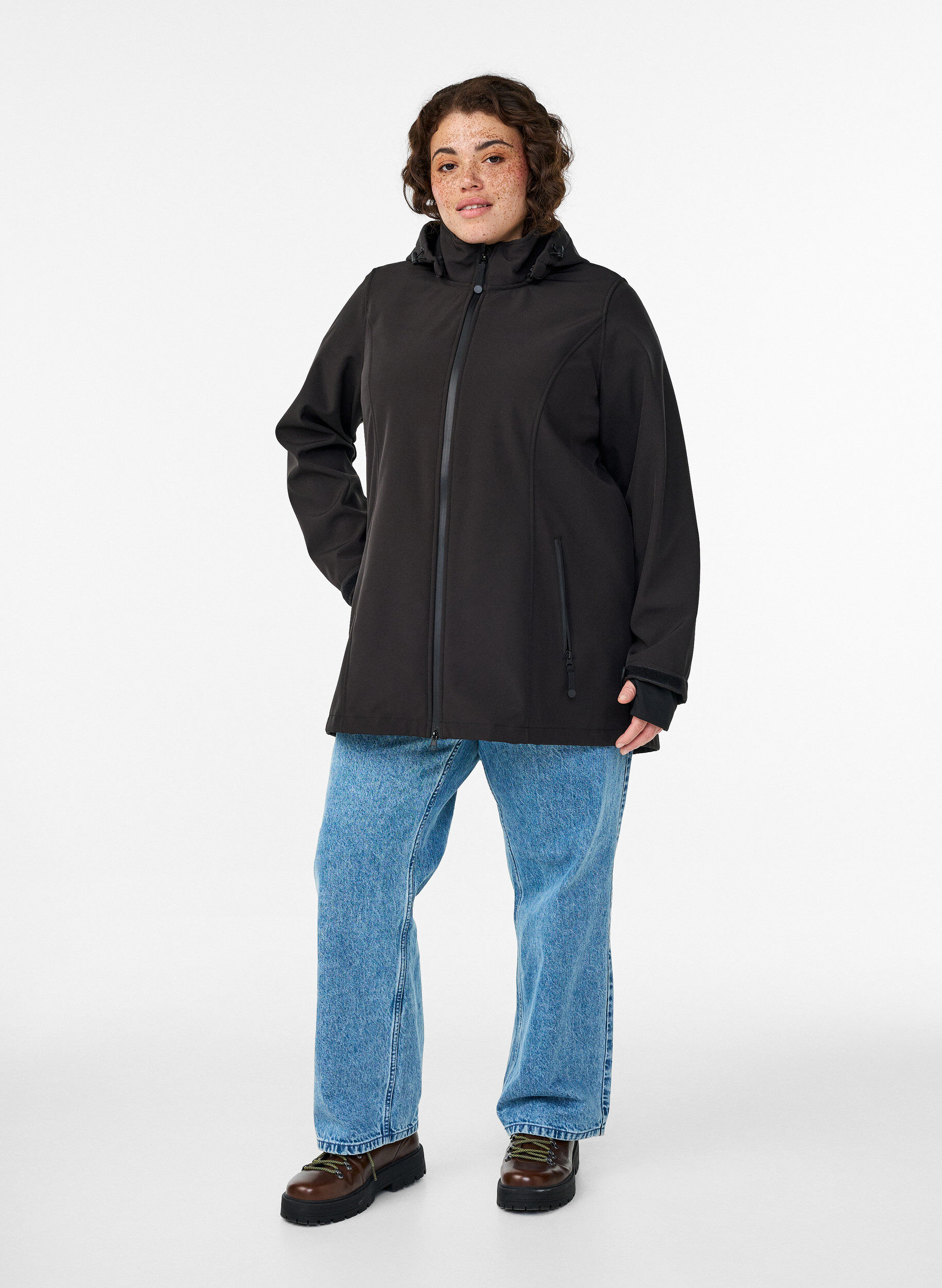 Zizzi Korte softshell jas met afneembare capuchon, Zwart, Model image number 1
