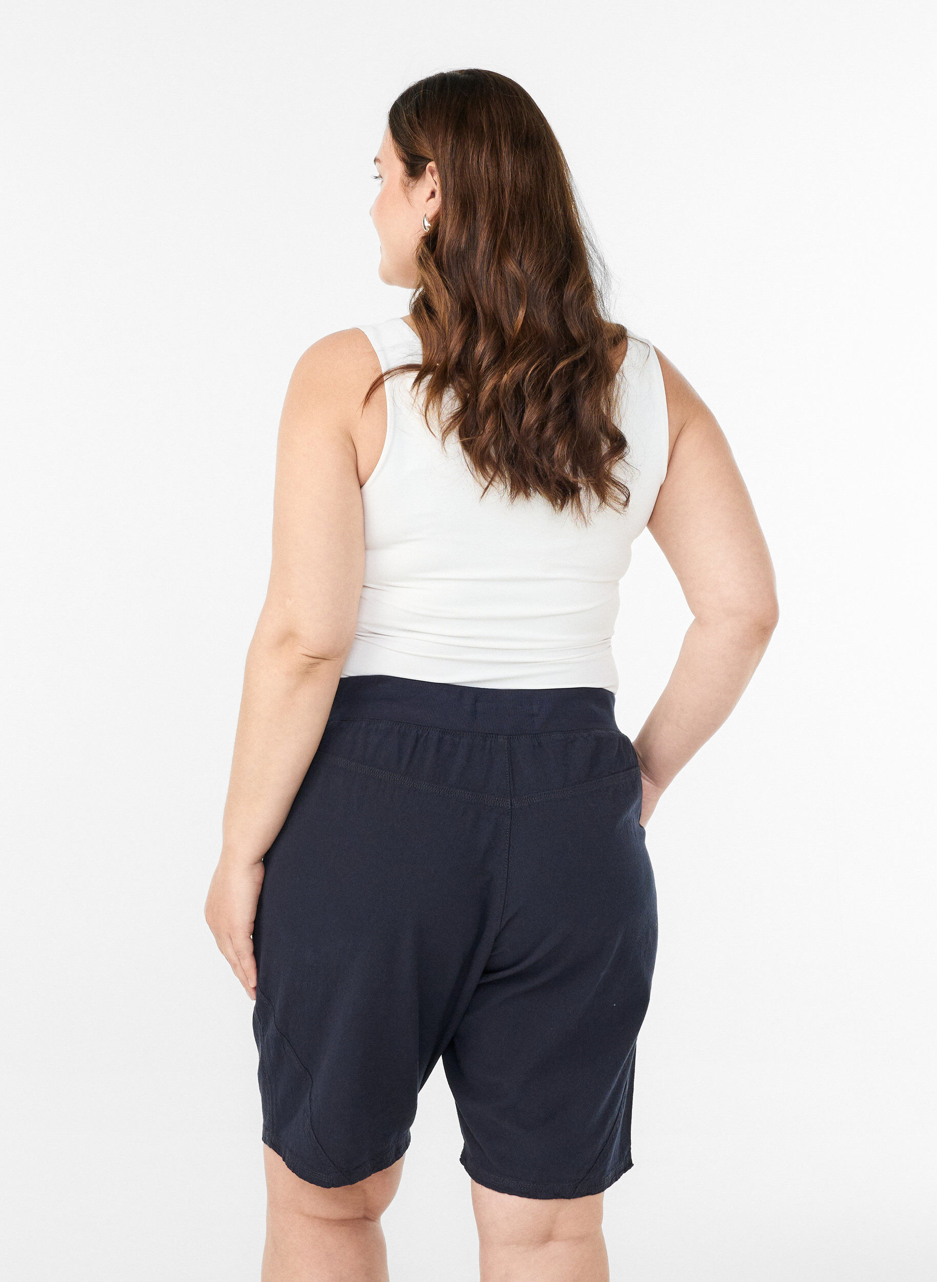 Zizzi Losse katoenen short met zakken, Blauw, Model image number 2