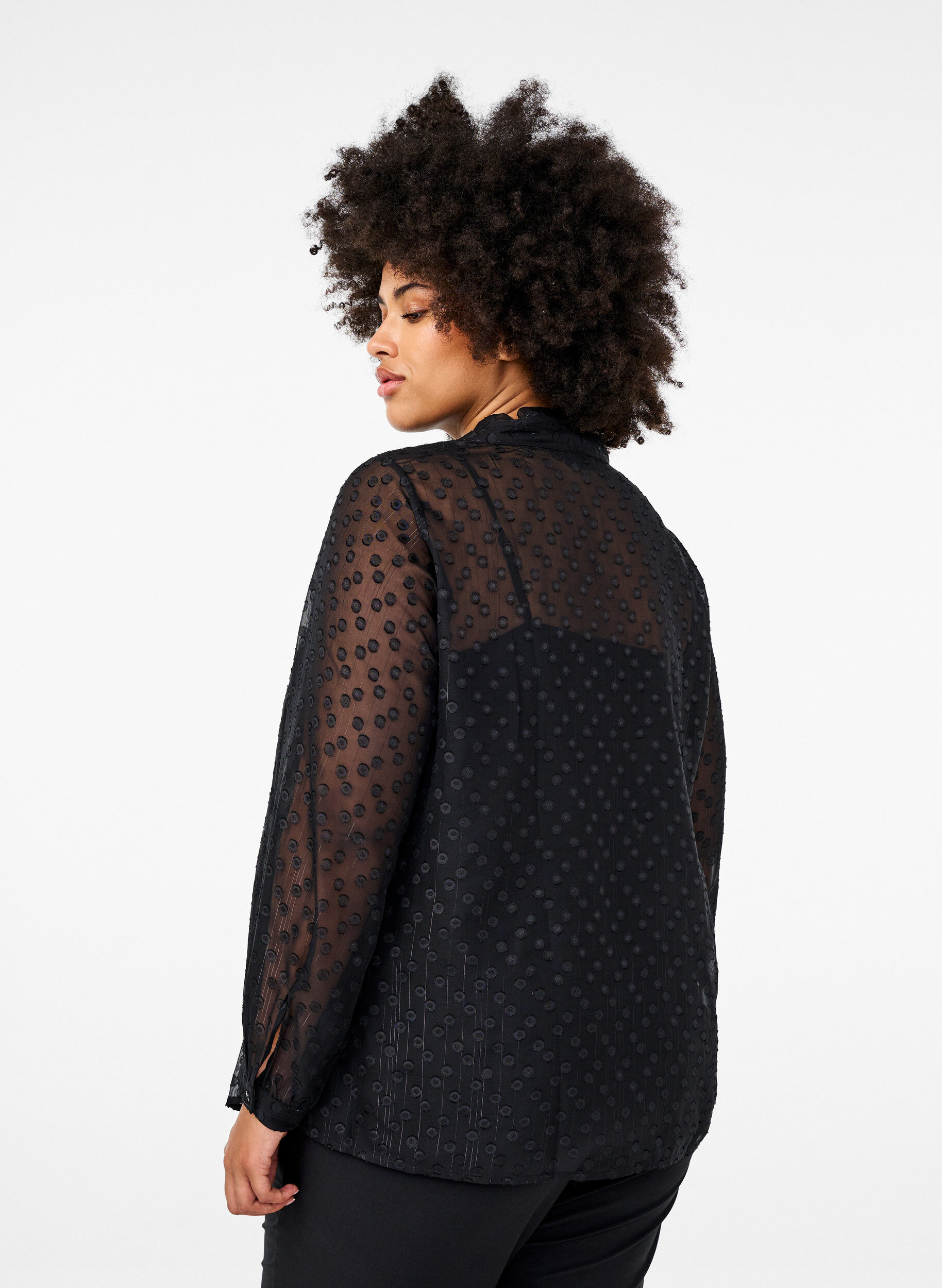 Zizzi Chiffon blouse met een gestippelde textuur, Black, Model image number 1