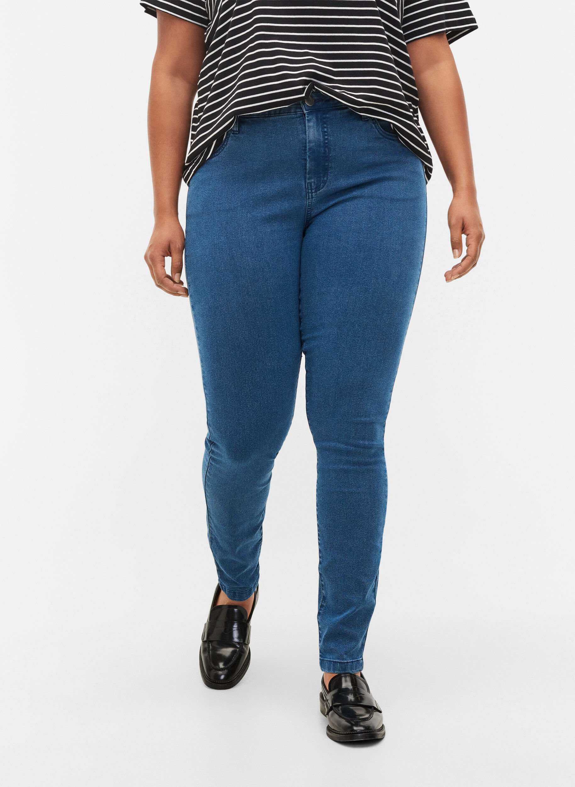 Zizzi super slim fit Amy jeans met hoge taille, Blauw, Model image number 3