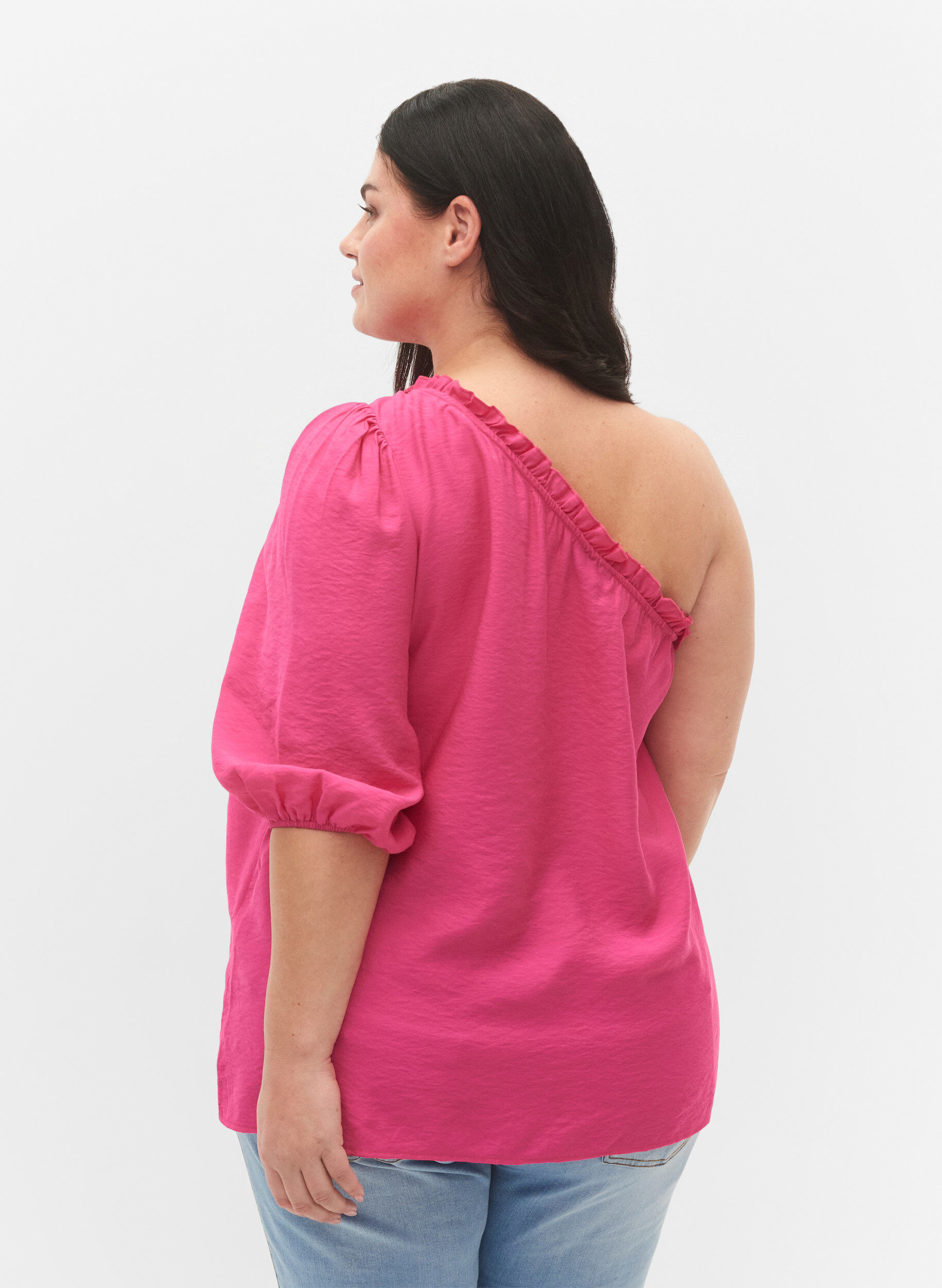 Zizzi One-shoulder blouse in viscose, Roze, Model image number 2
