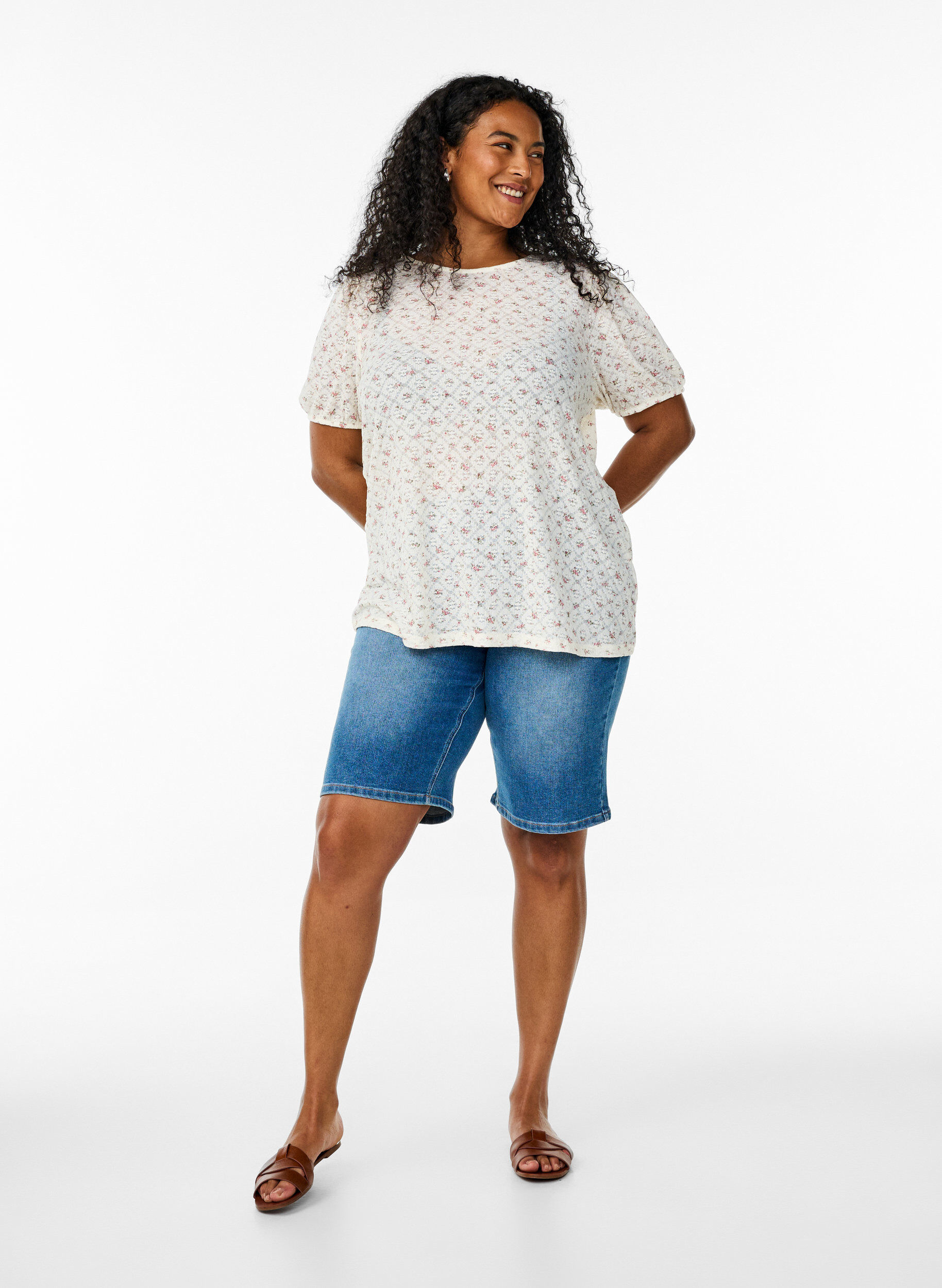 Zizzi Jersey blouse met korte mouwen en bloemenprint, Wit, Model image number 1