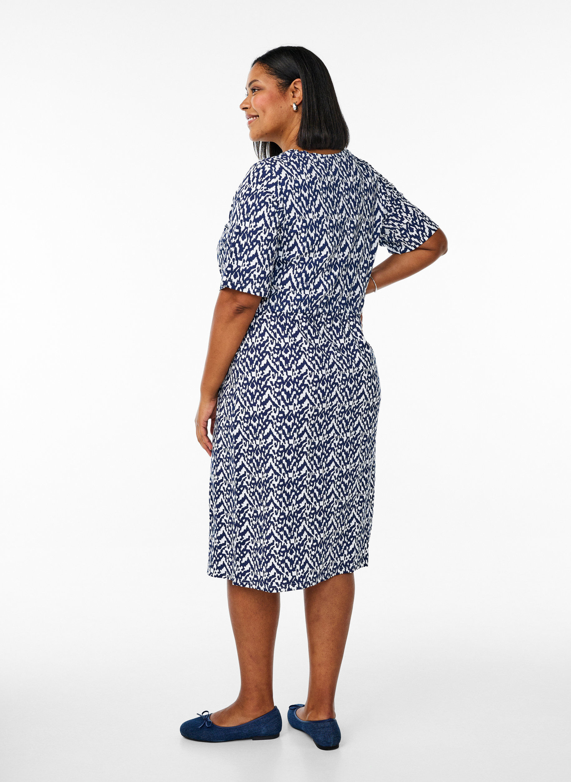 Zizzi Jersey midi jurk met strikriem in de taille, Blauw, Model image number 1