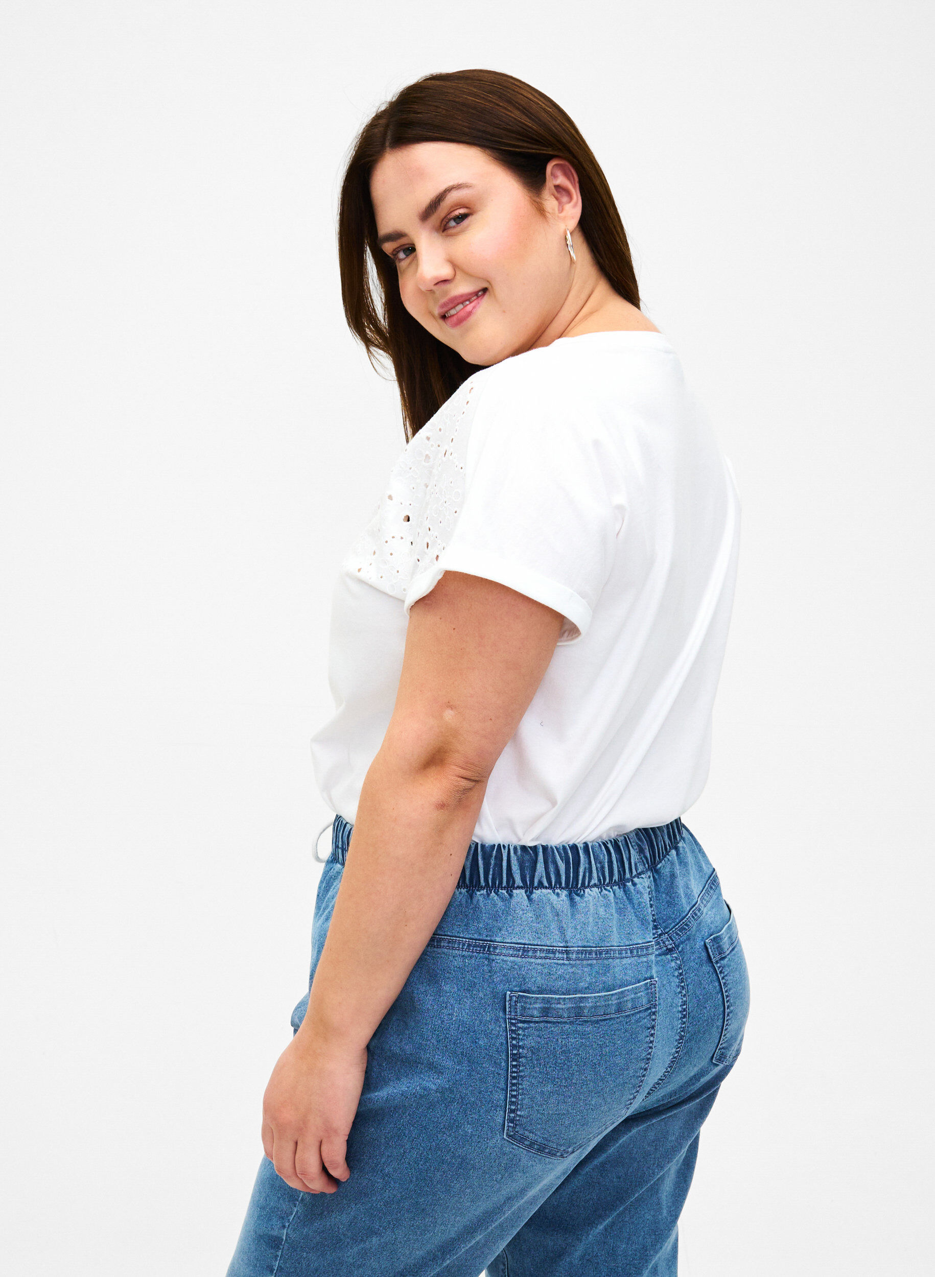 Zizzi T-shirt van biologisch katoen met Engels borduurwerk, Bright White, Model image number 1