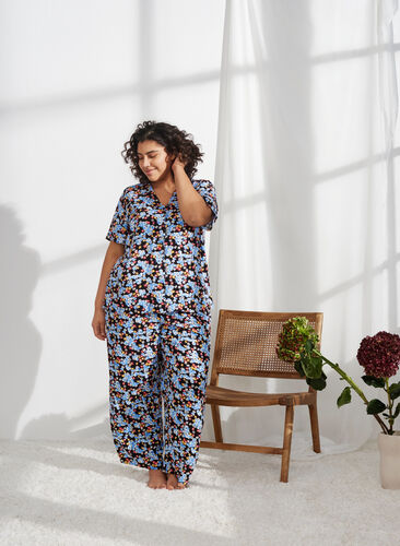 Bedrukte pyjamatop van viscose, Black Blue Flower, Image image number 0