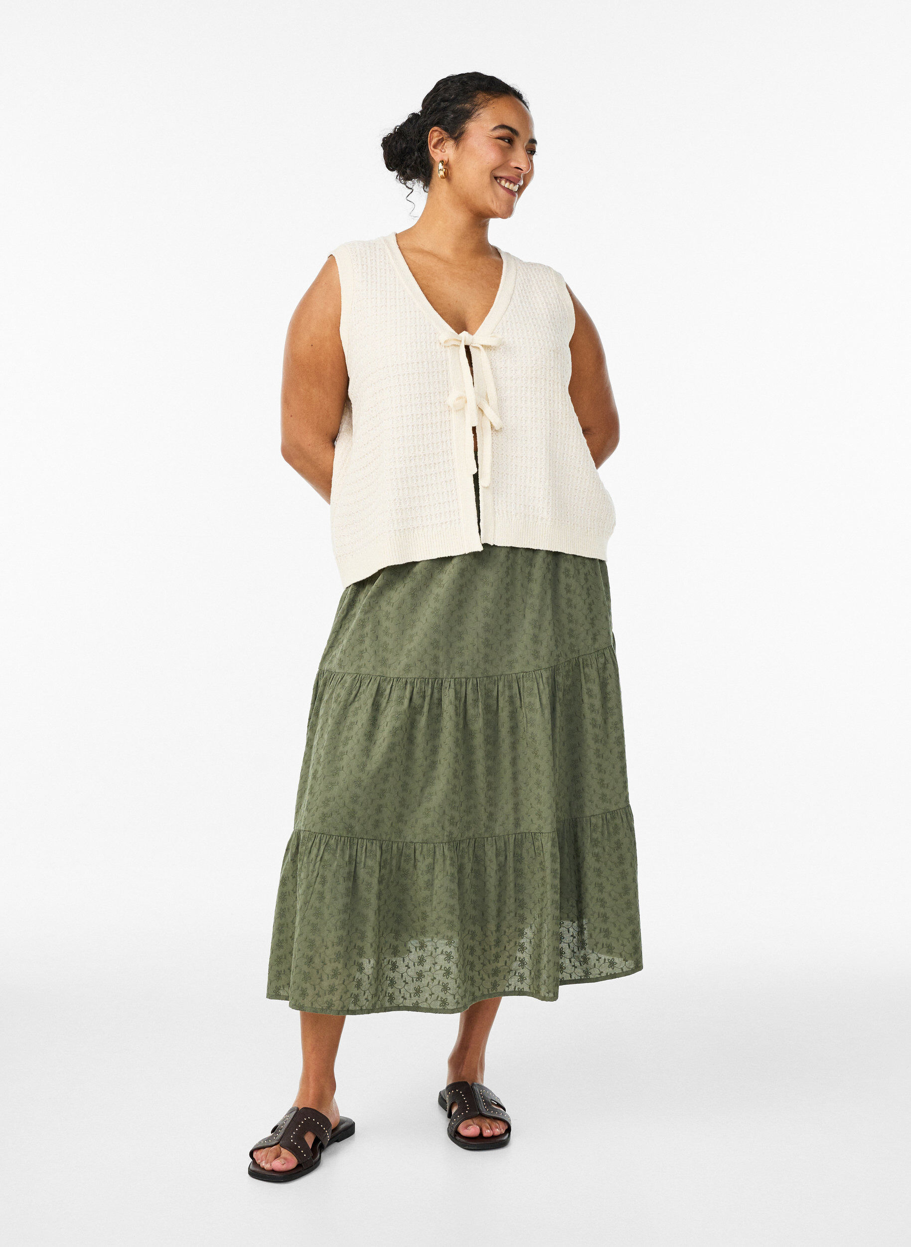 Zizzi Textuur breisel vest met strikband, Vanille, Model image number 1