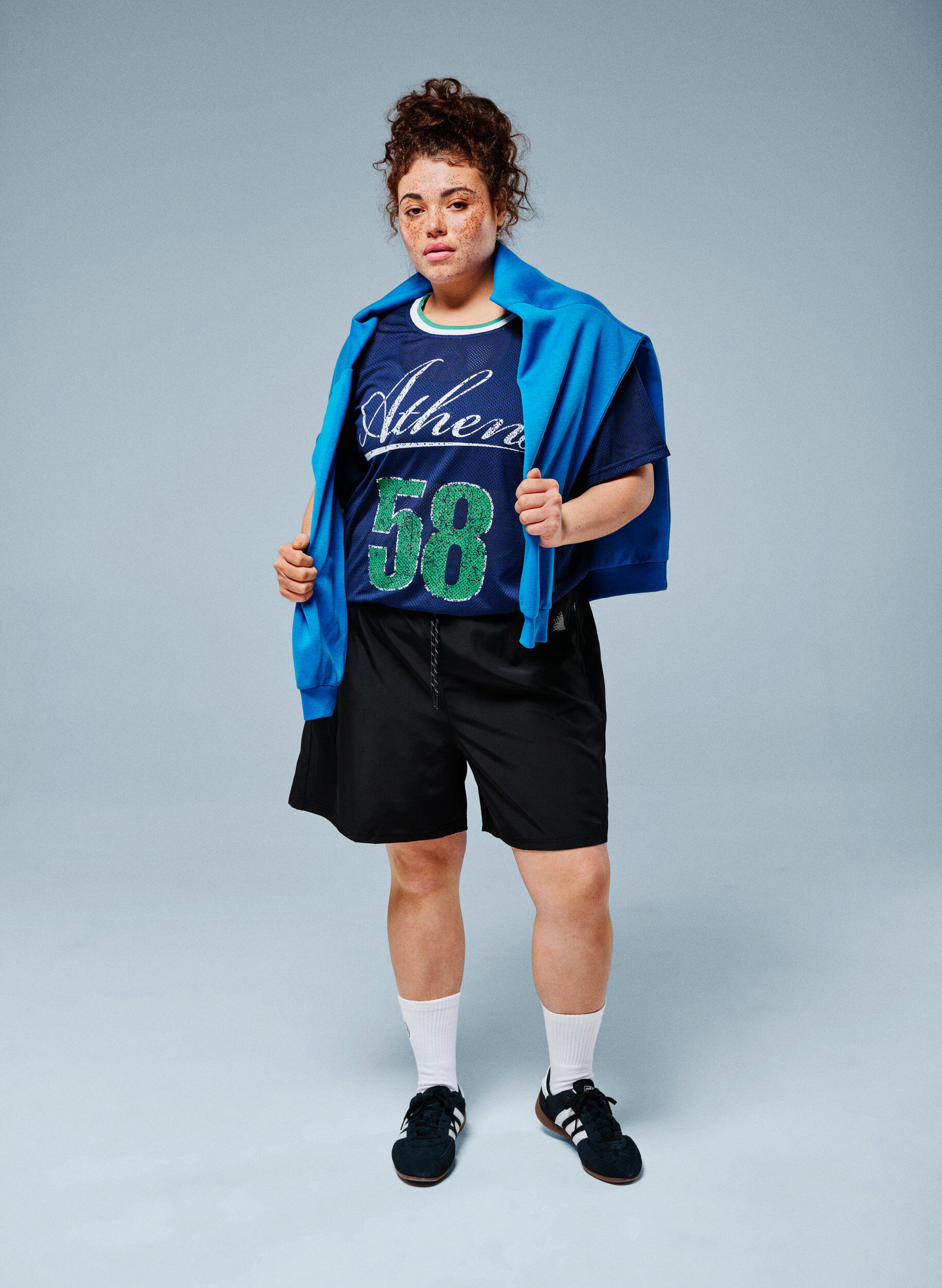 Zizzi Trainingshort met binnenbroek en telefoonzakje, Zwart, Image image number 0