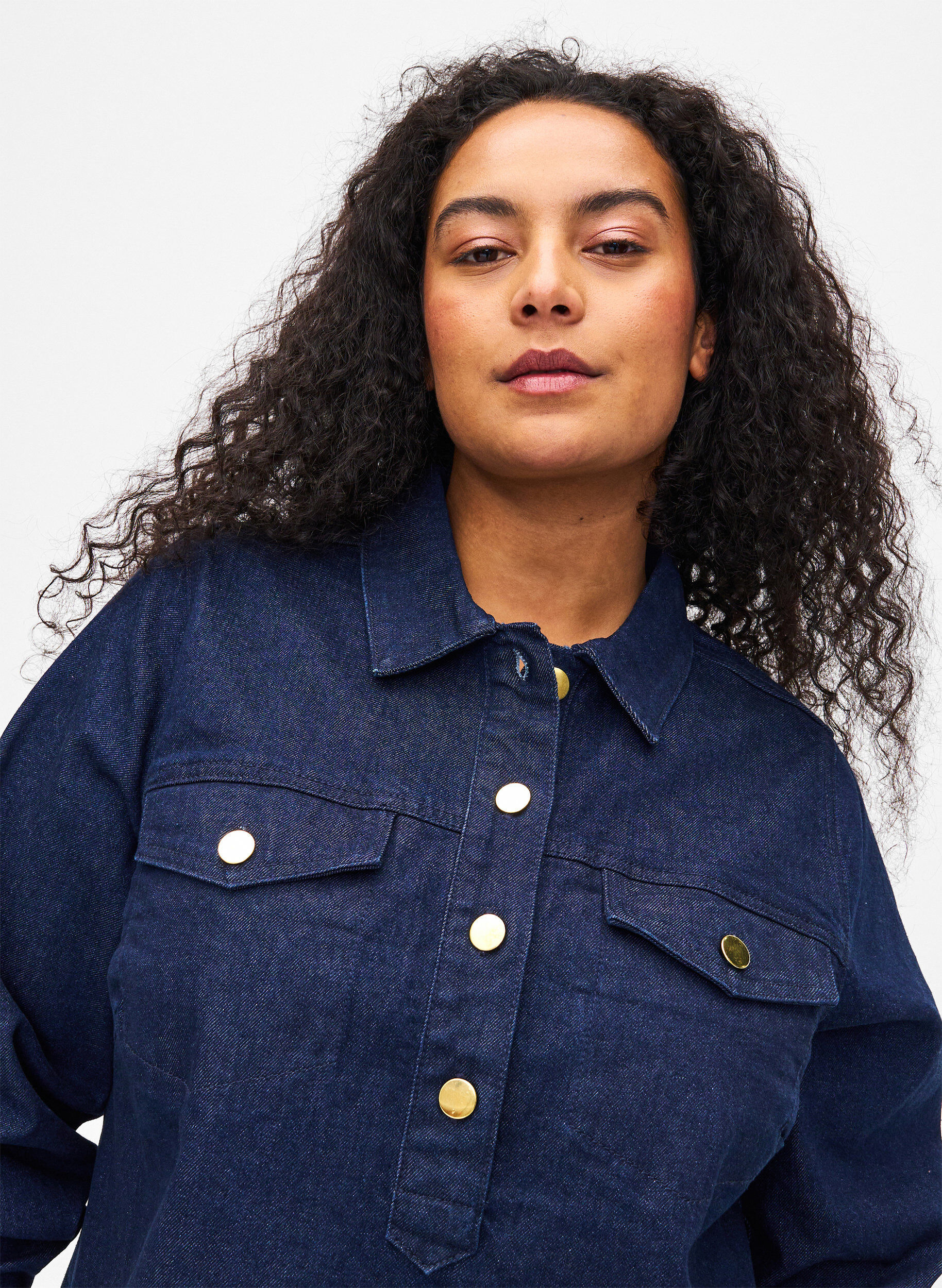 Zizzi Denim jurk met A-vorm en knopen, Dark Blue Denim, Model image number 2