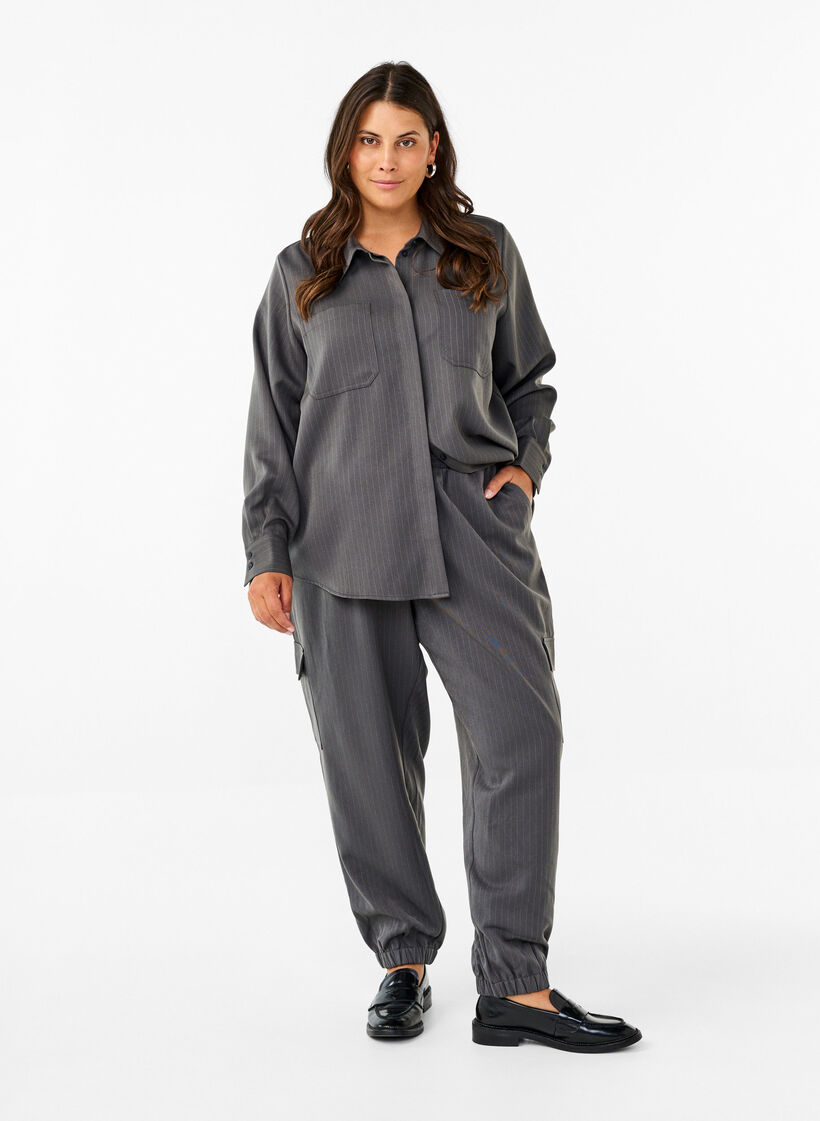 Krijtstreepoverhemd met borstzakken, Dark Shadow Pin St., Model image number 2