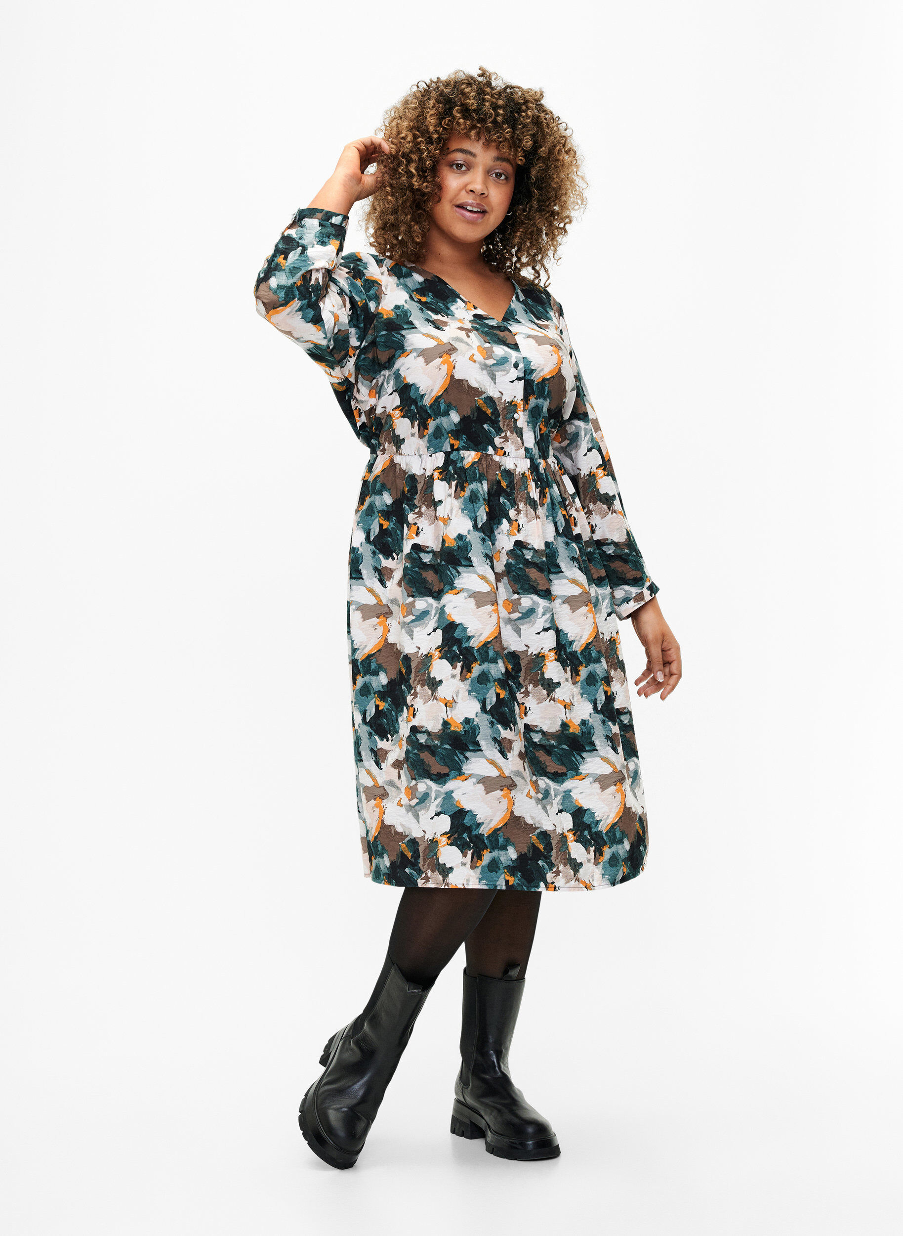 Zizzi Viscose jurk met print en los strikkoord, Duck Gr. Forest AOP, Model image number 2