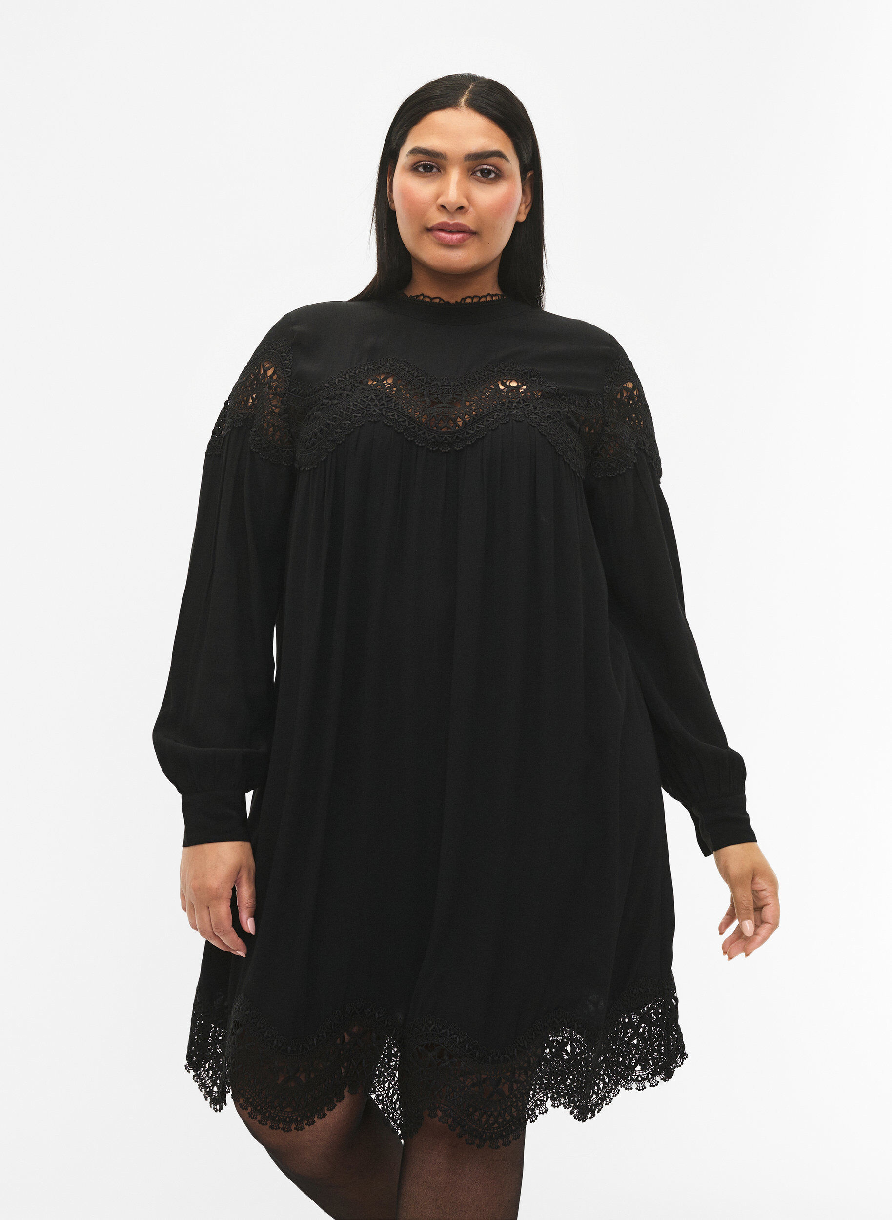 Zizzi Jurk van viscose met borduursels, Black, Model image number 0