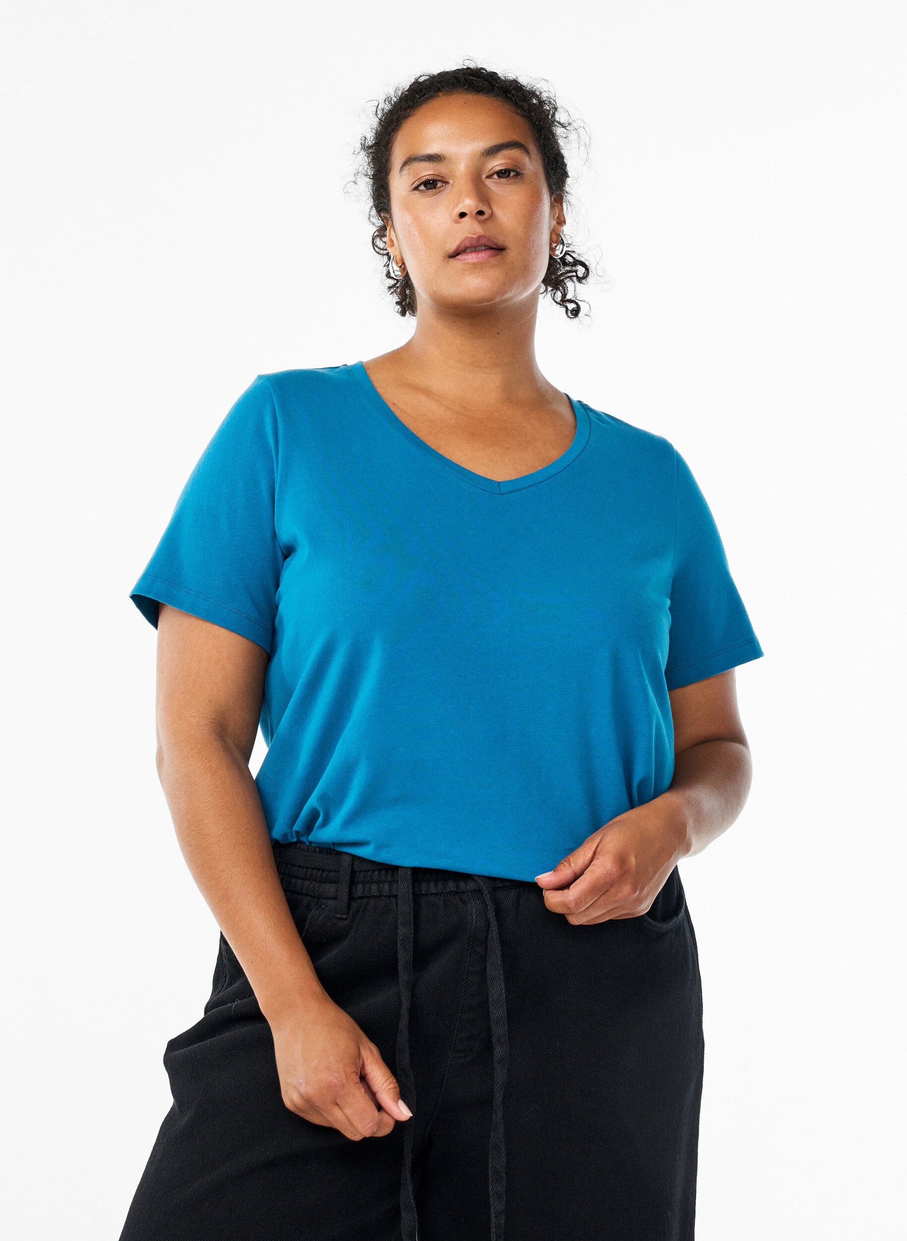 Basic effen katoenen t-shirt, Blauw, Model
