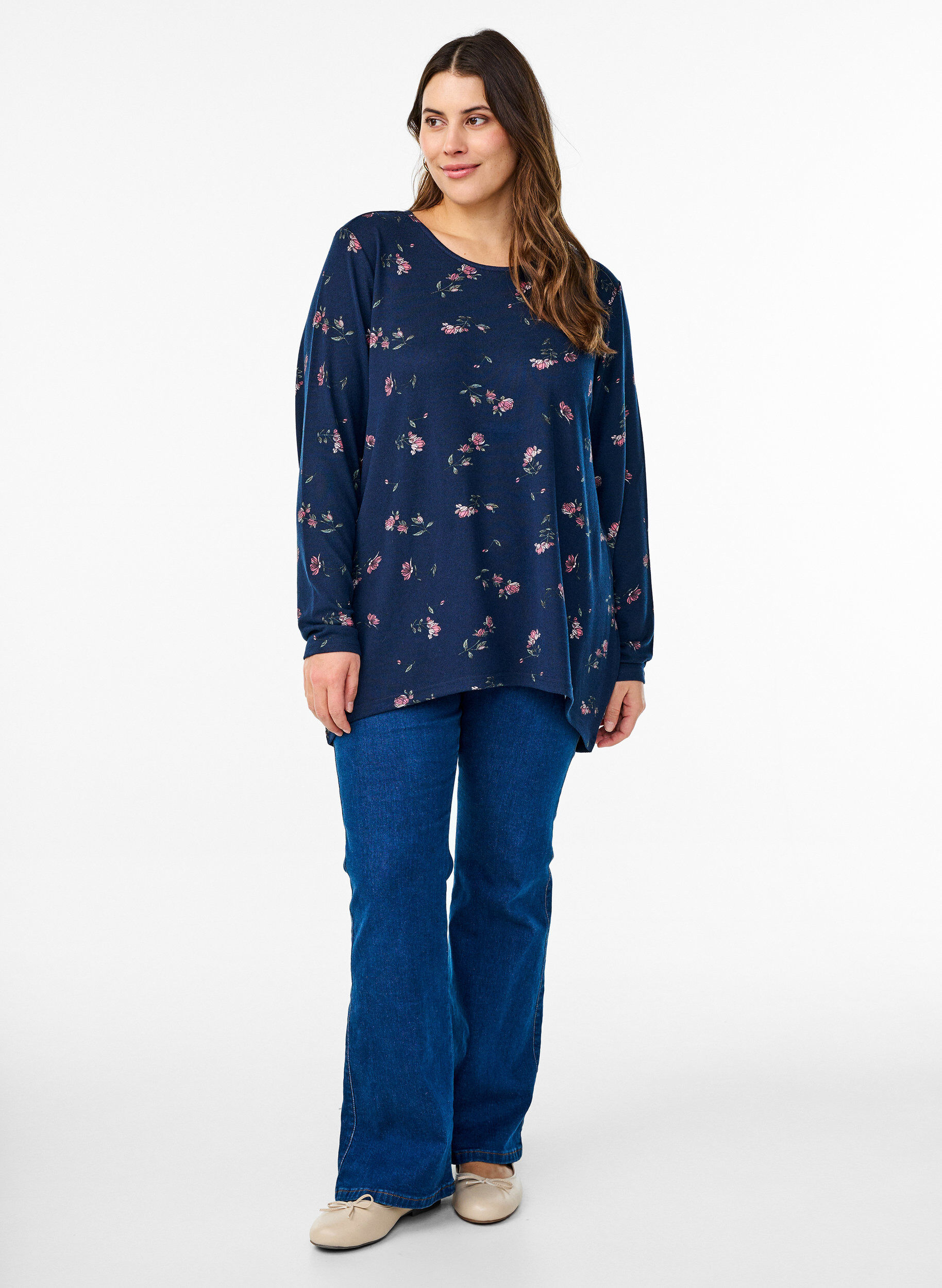 Zizzi Gebloemde blouse met lange mouwen, Blauw, Model image number 1