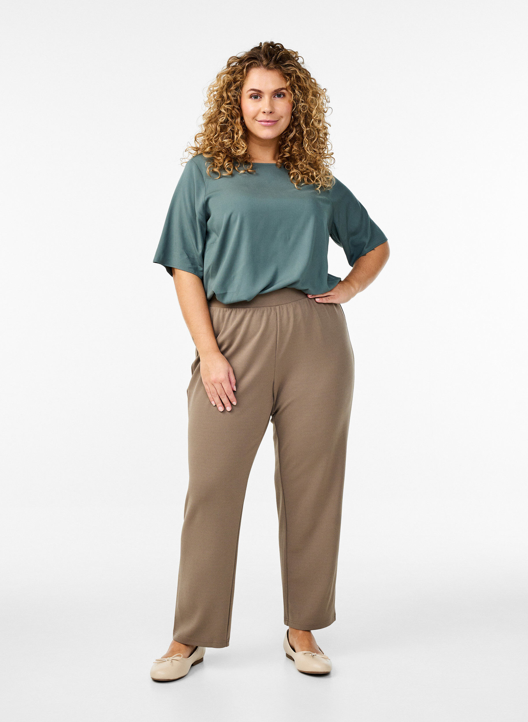 ZizziBroek met rechte pasvorm, Beige, Model image number 0