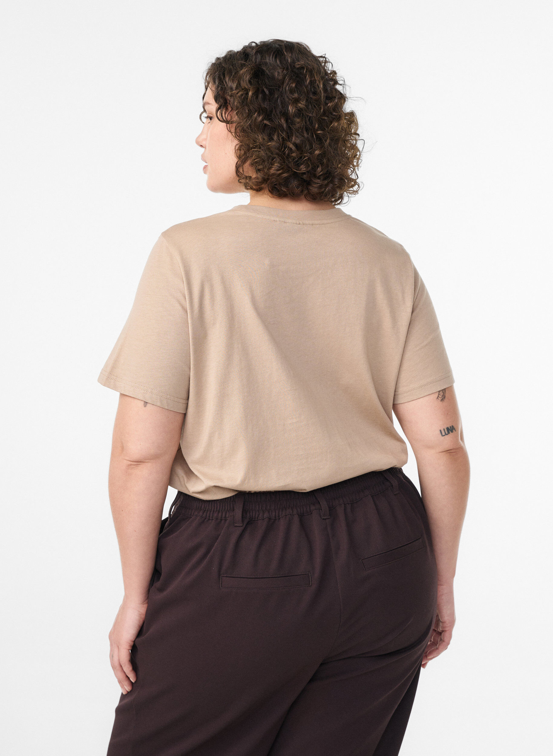 Zizzi Basic katoenen T-shirt met ronde hals, Beige, Model image number 2