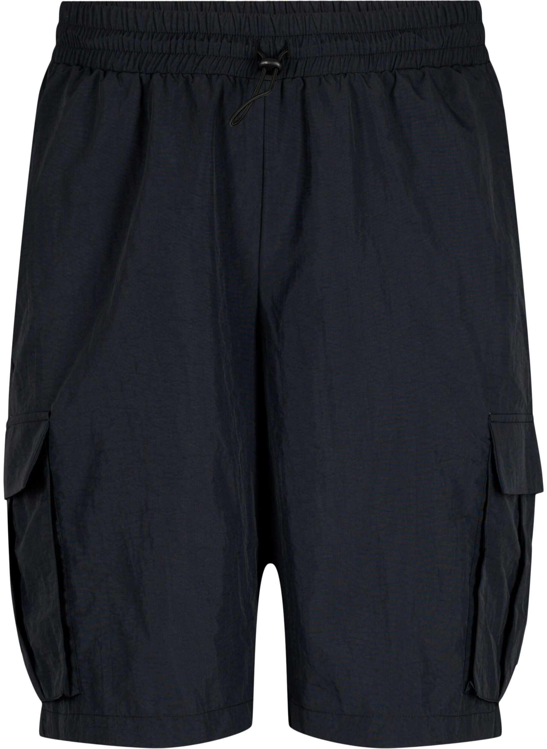 Zizzi  Korte broek met hoge taille en cargozakken, Black, Packshot image number 0