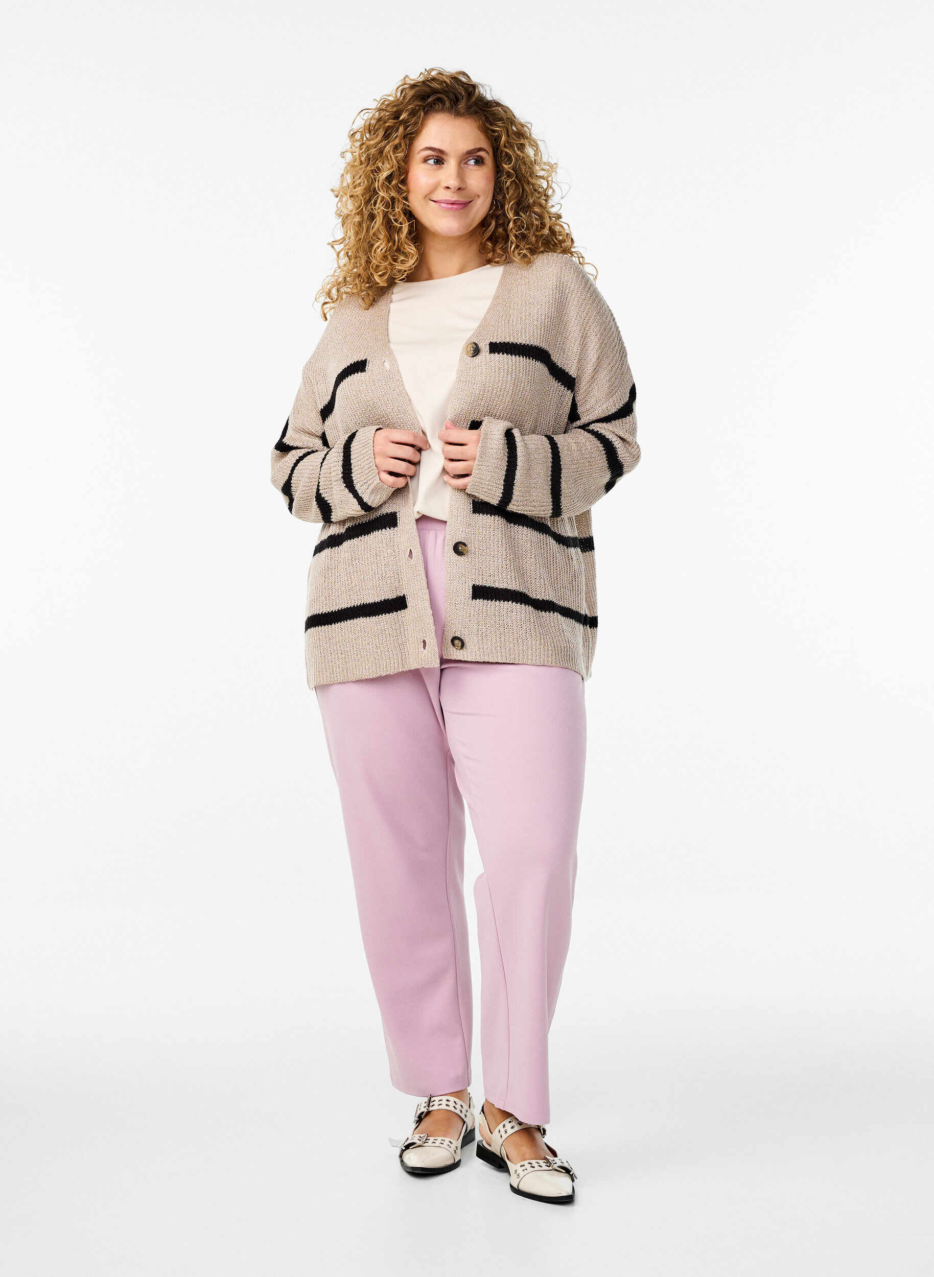 Zizzi FLASH - Cardigan met strepen en knopen in breisel, Beige, Model image number 1