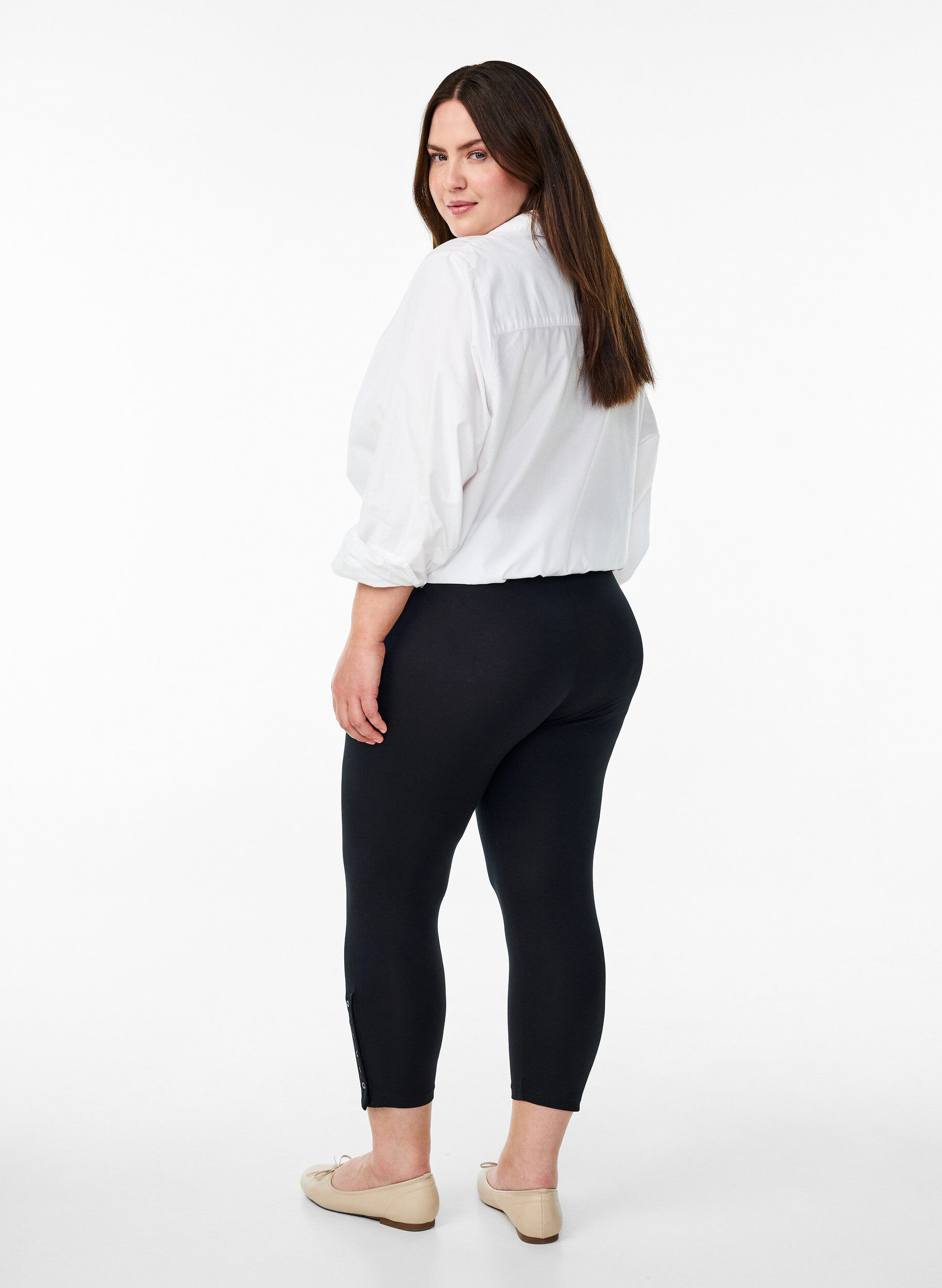 Zizzi Een 3/4 legging met knopen, Zwart, Model image number 2
